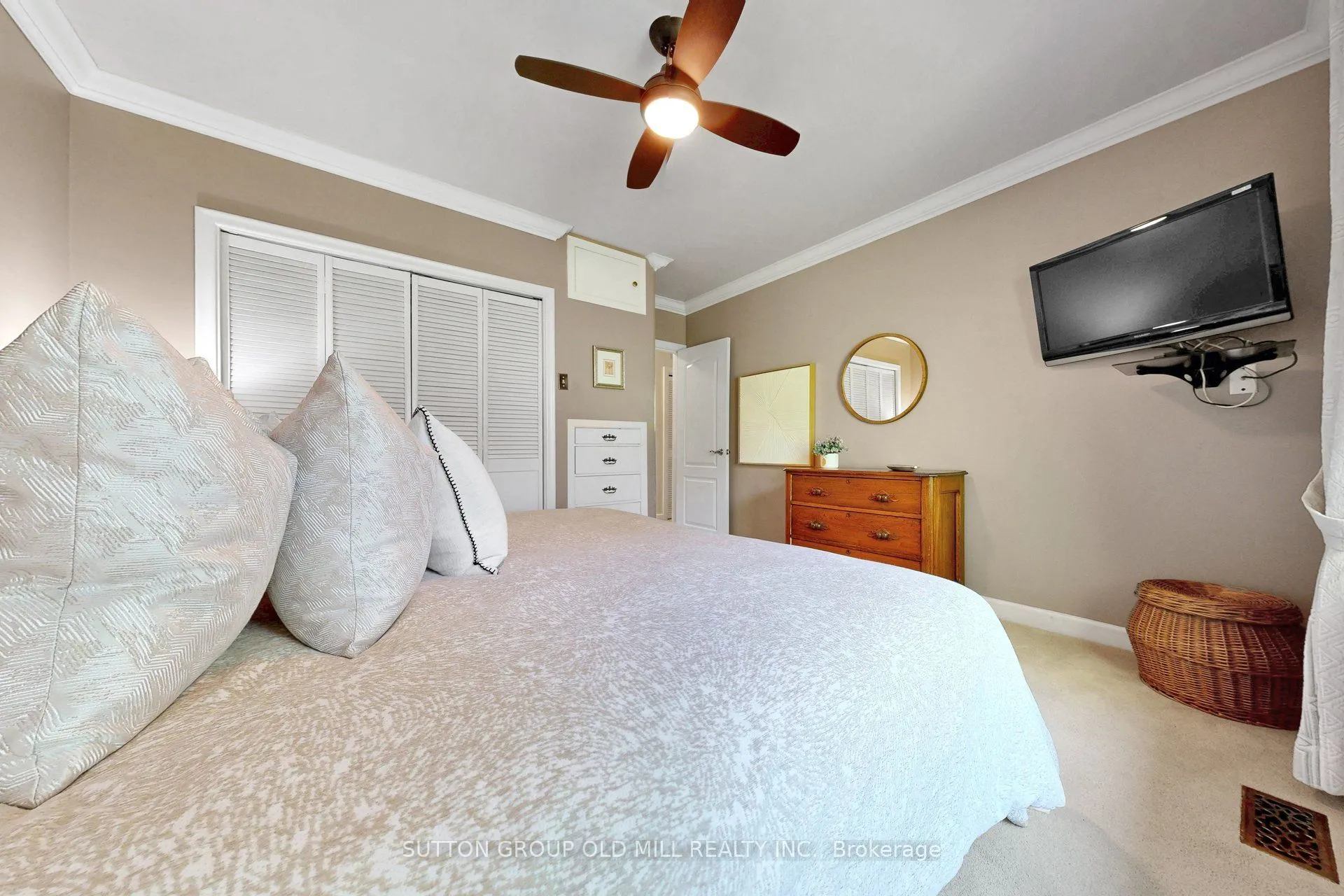 4 Ravenscrest Drive