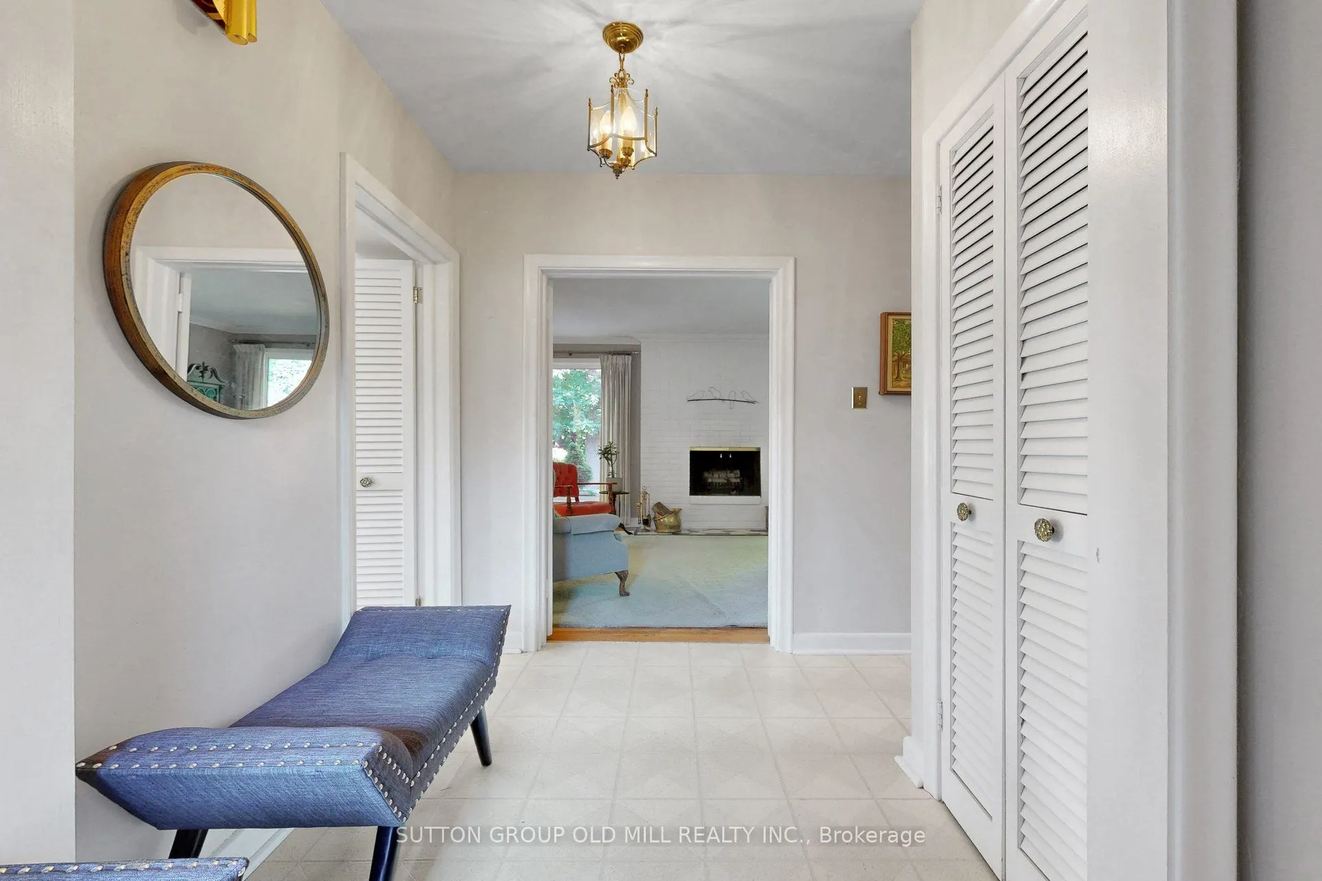 4 Ravenscrest Drive