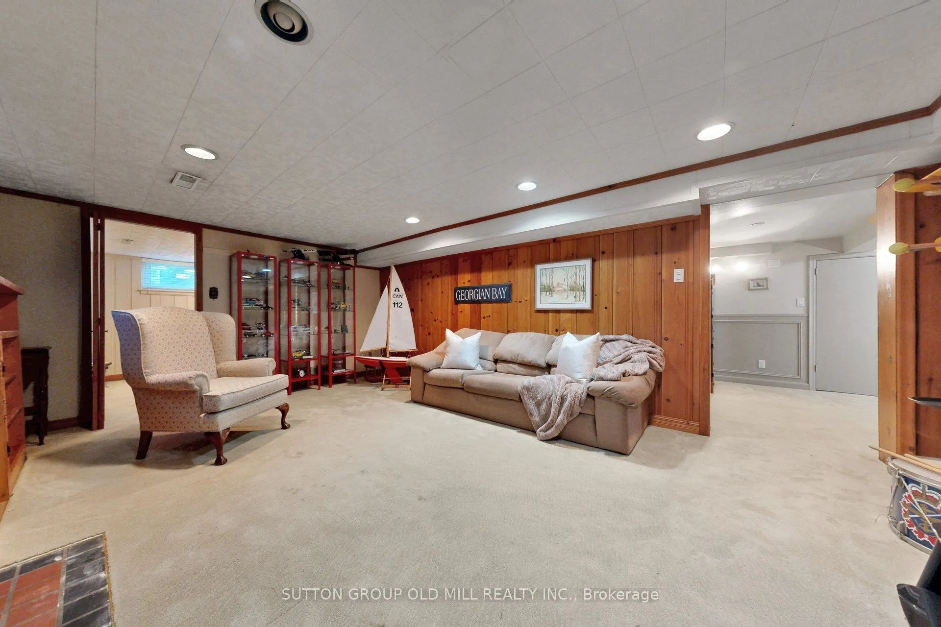4 Ravenscrest Drive