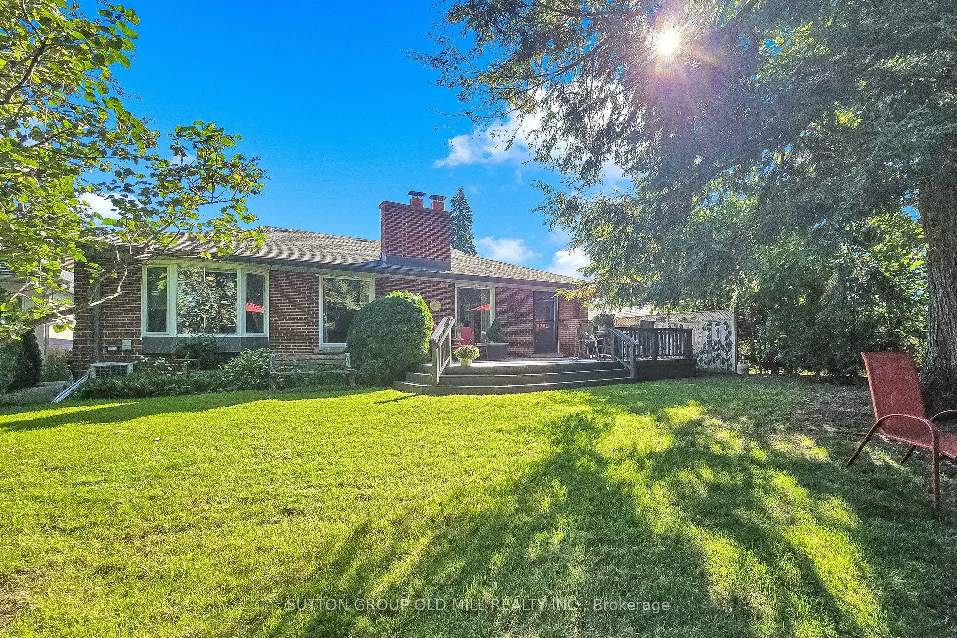 4 Ravenscrest Drive