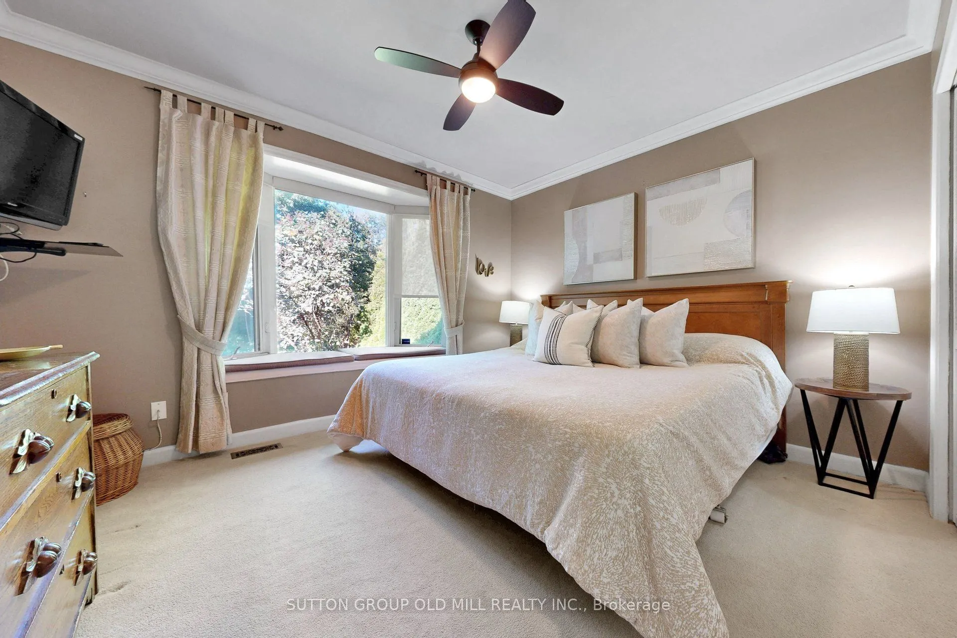 4 Ravenscrest Drive