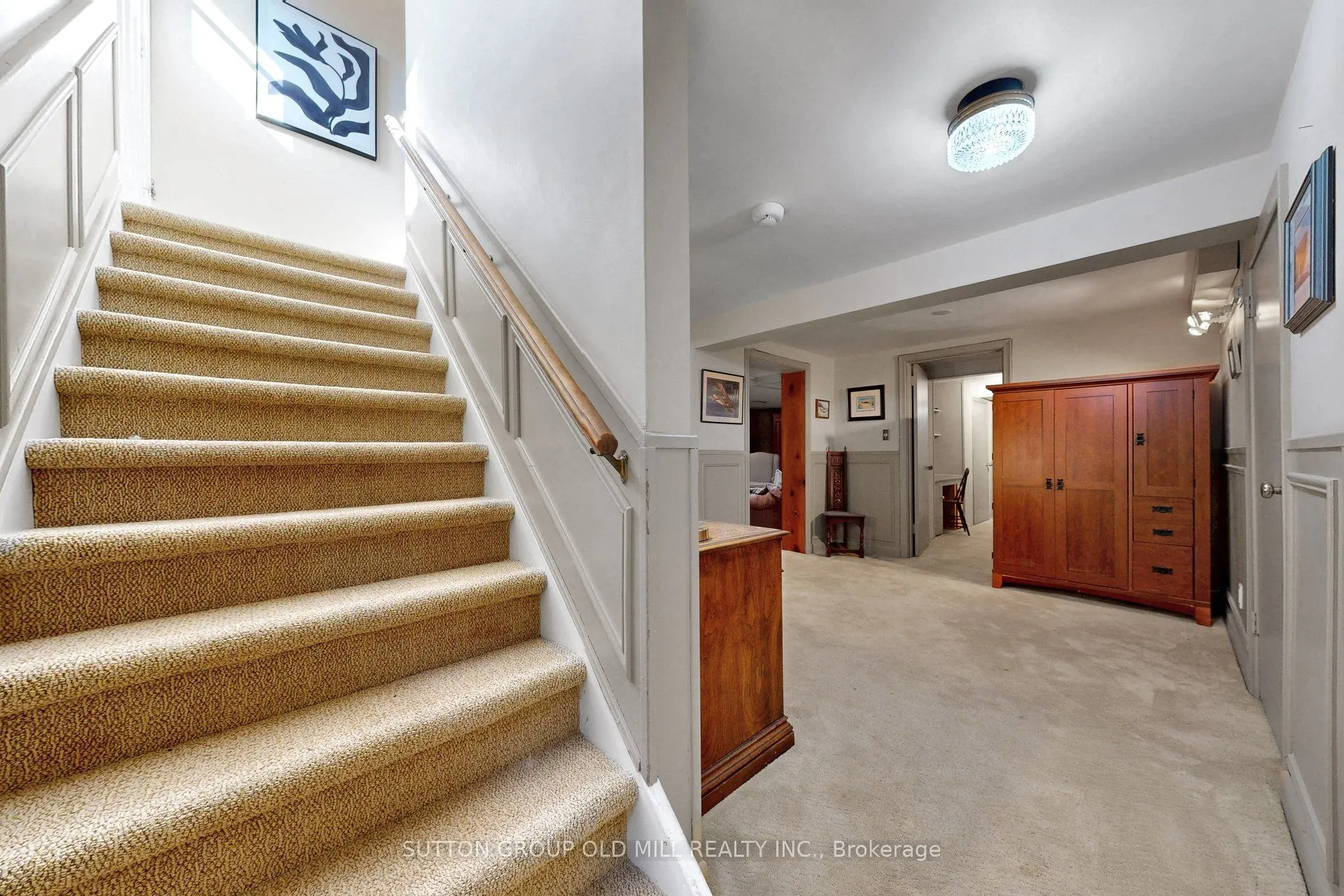 4 Ravenscrest Drive