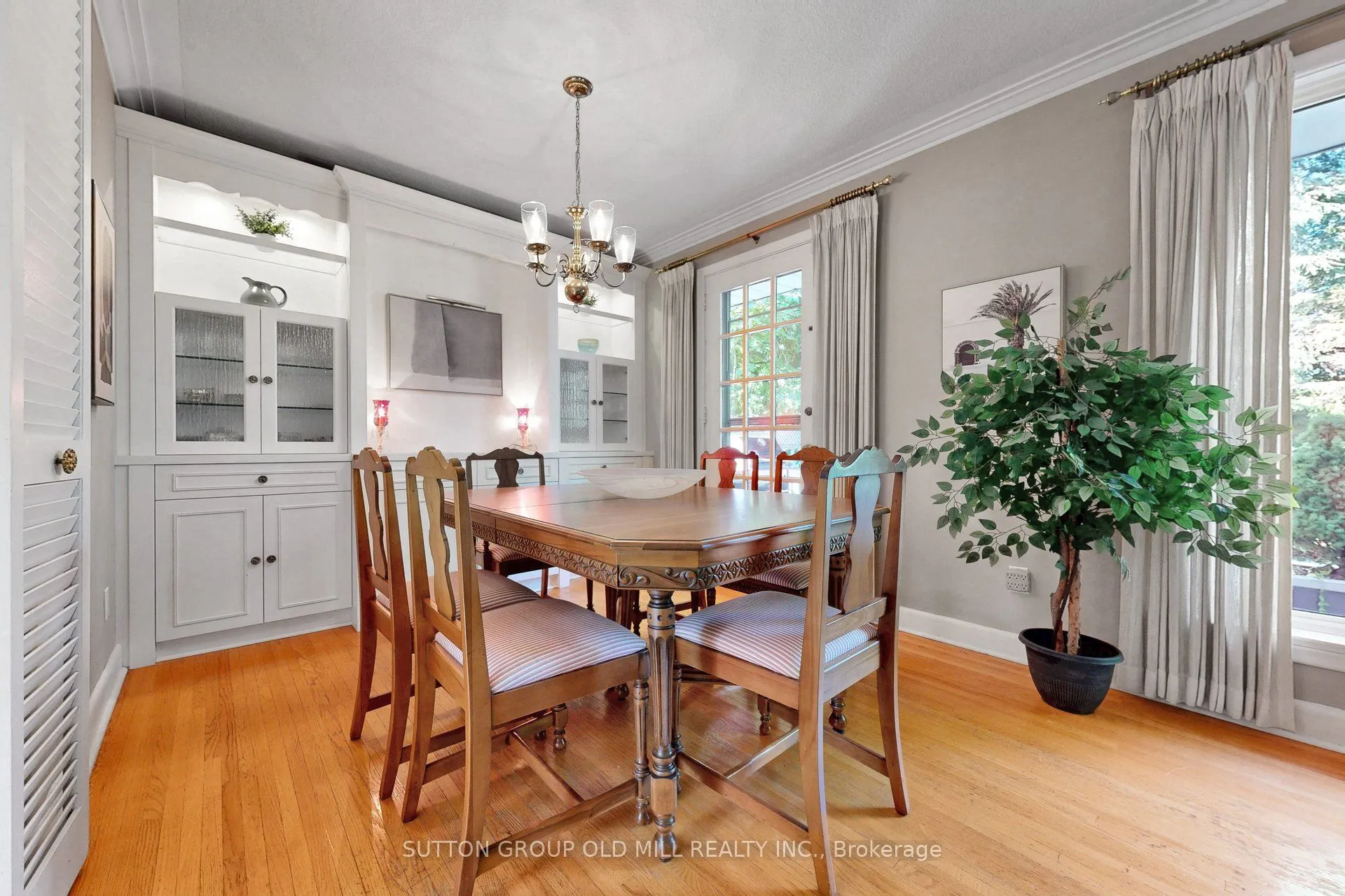 4 Ravenscrest Drive