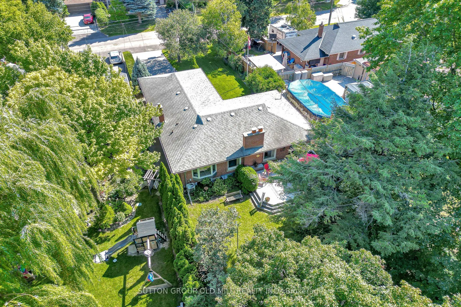 4 Ravenscrest Drive