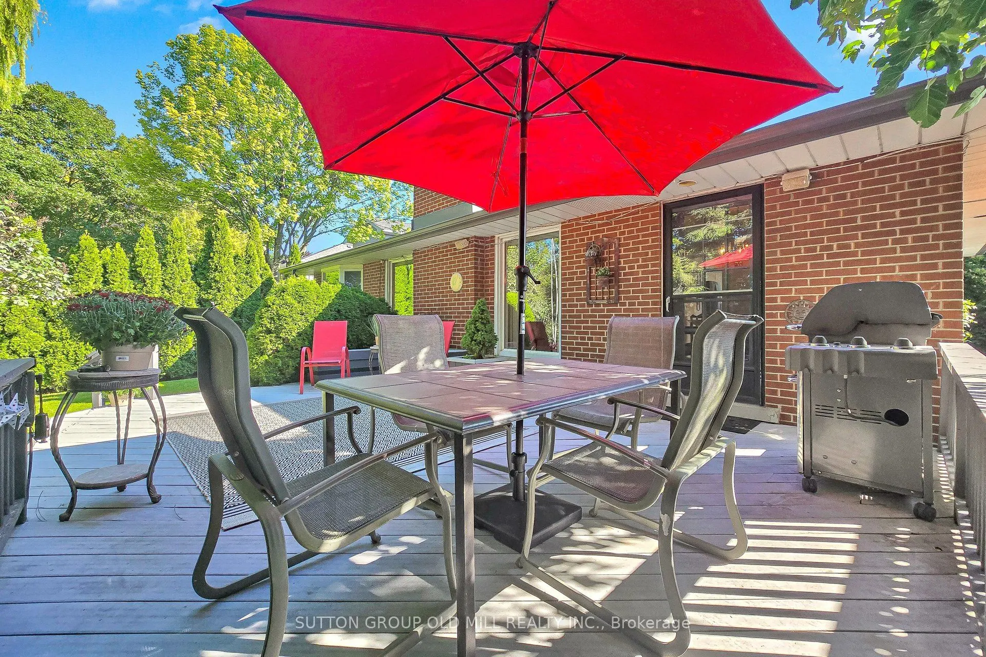 4 Ravenscrest Drive