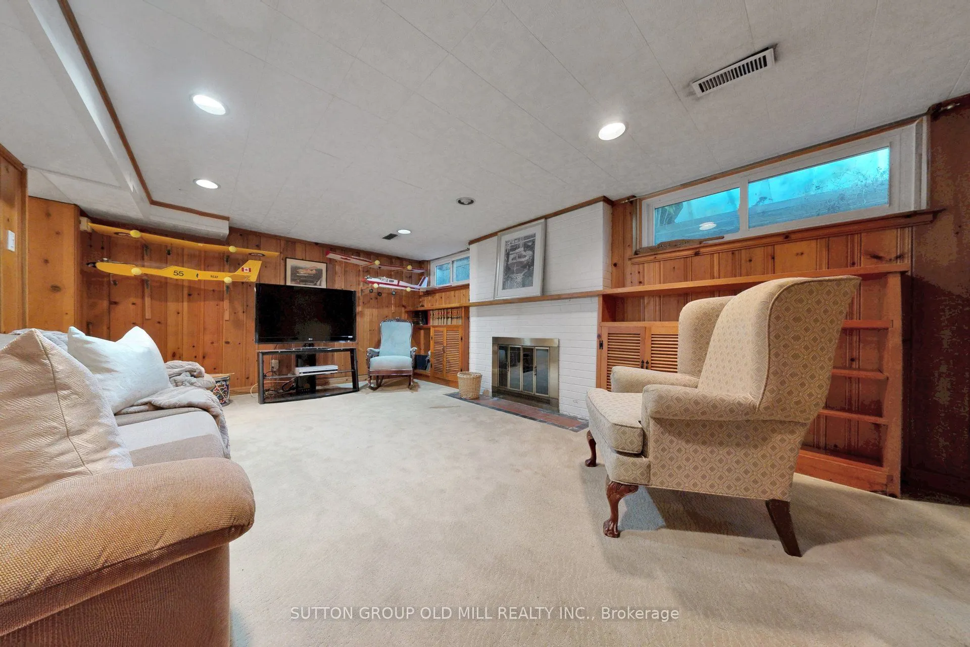 4 Ravenscrest Drive