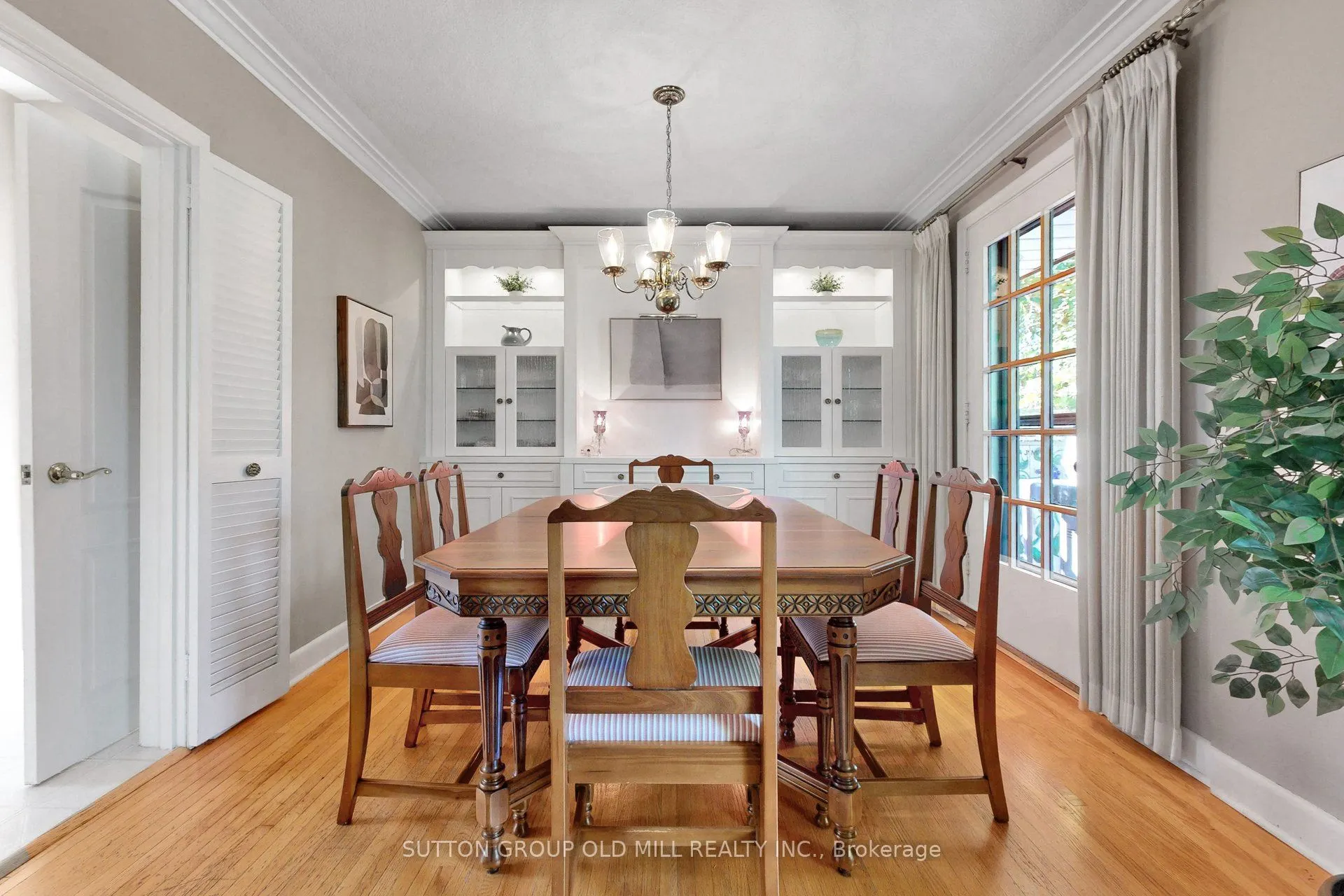 4 Ravenscrest Drive