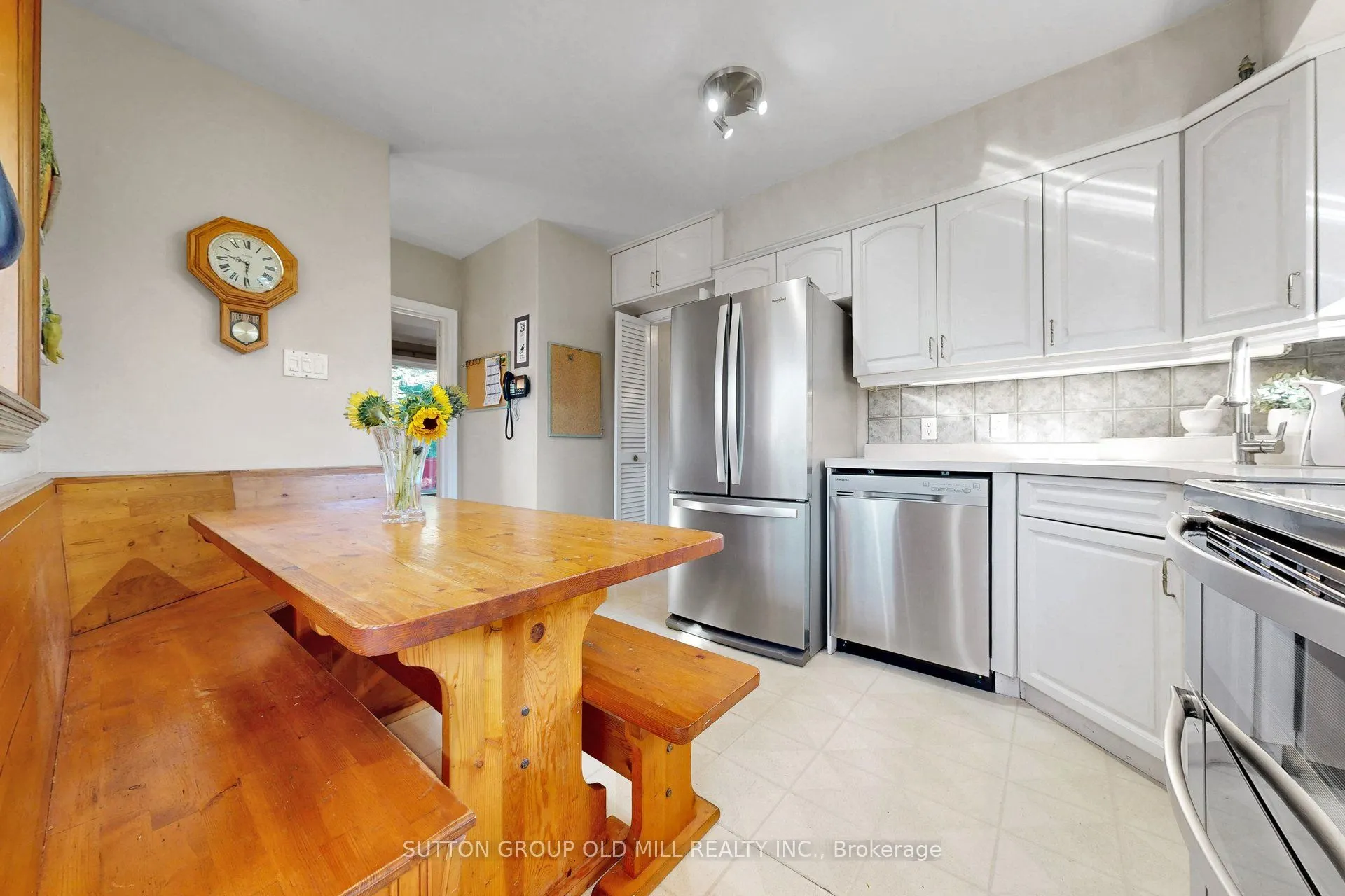 4 Ravenscrest Drive