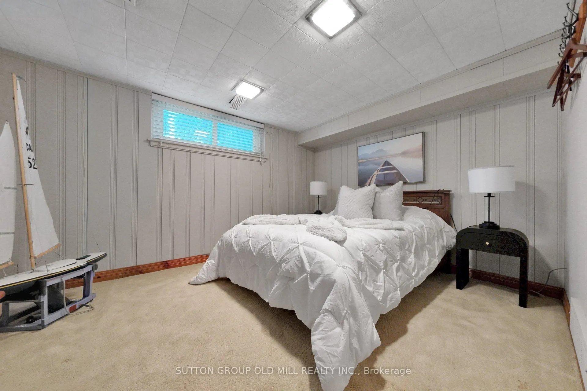 4 Ravenscrest Drive