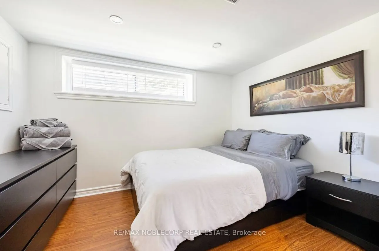 4230 Bloor Street W