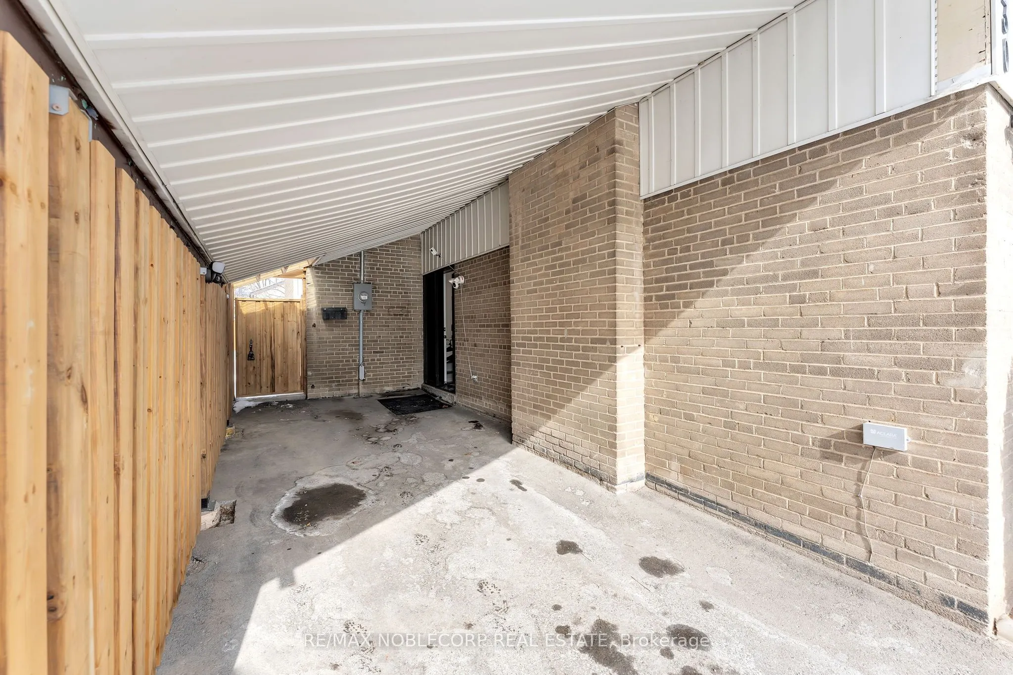 4230 Bloor Street W