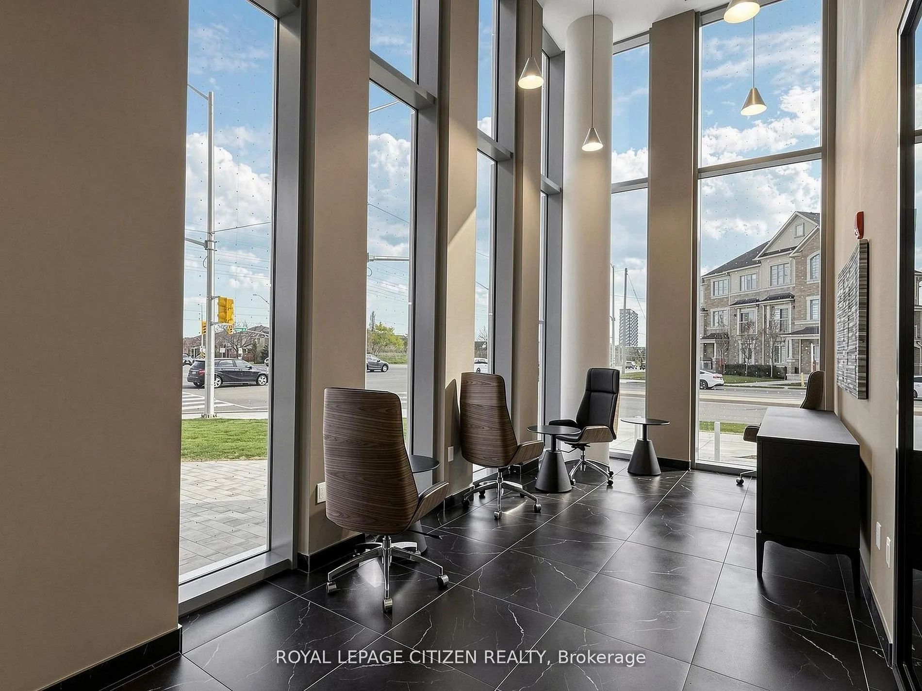 1005 Dundas Street E #340