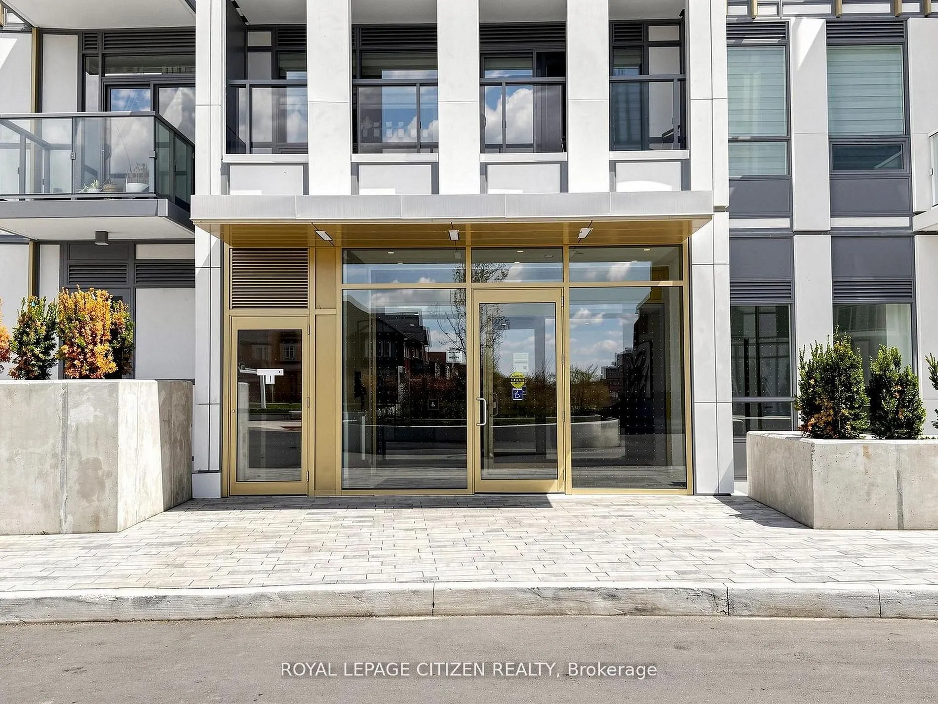 1005 Dundas Street E #340