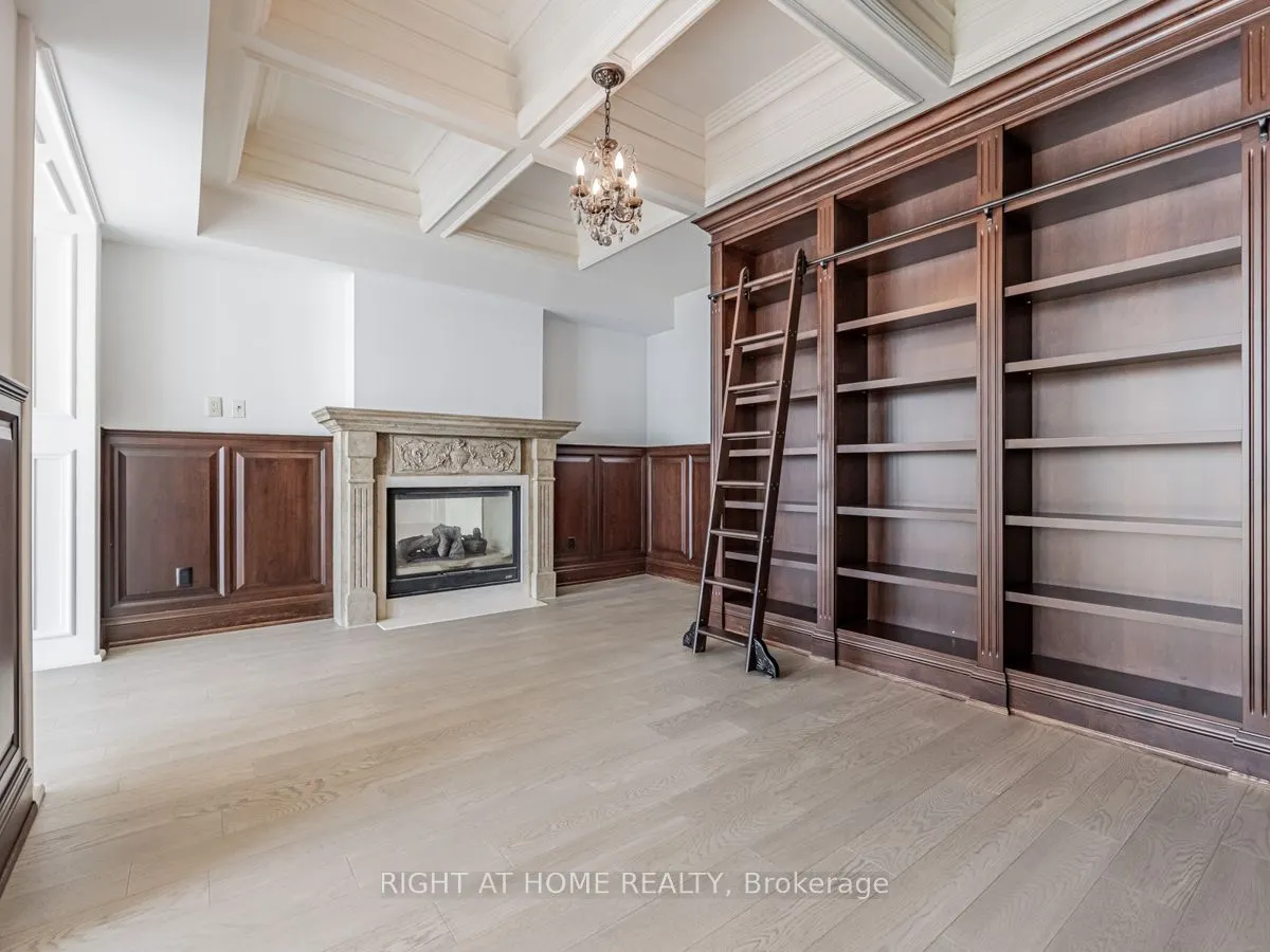 2095 Lake Shore Boulevard W #LPH19