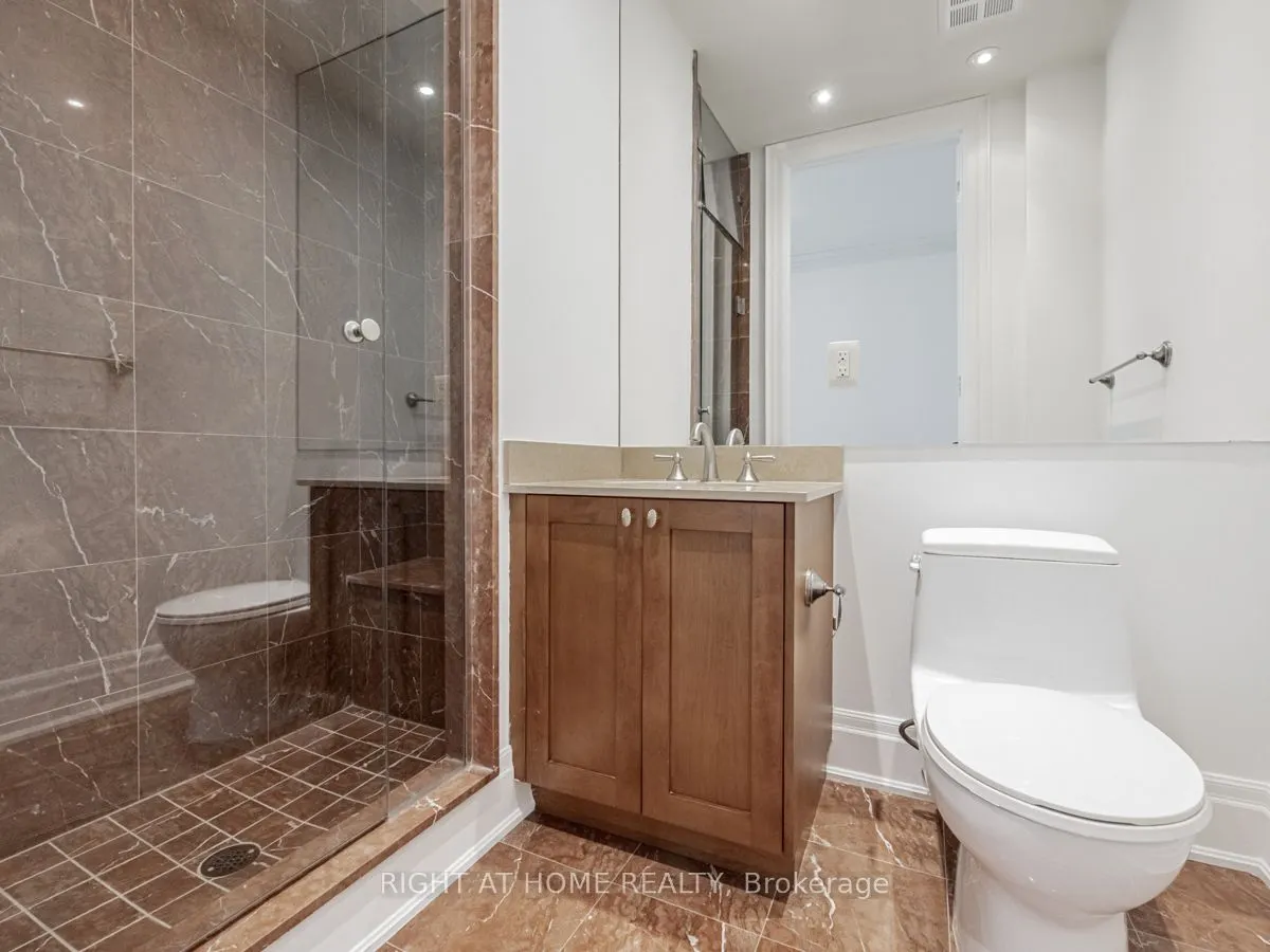 2095 Lake Shore Boulevard W #LPH19