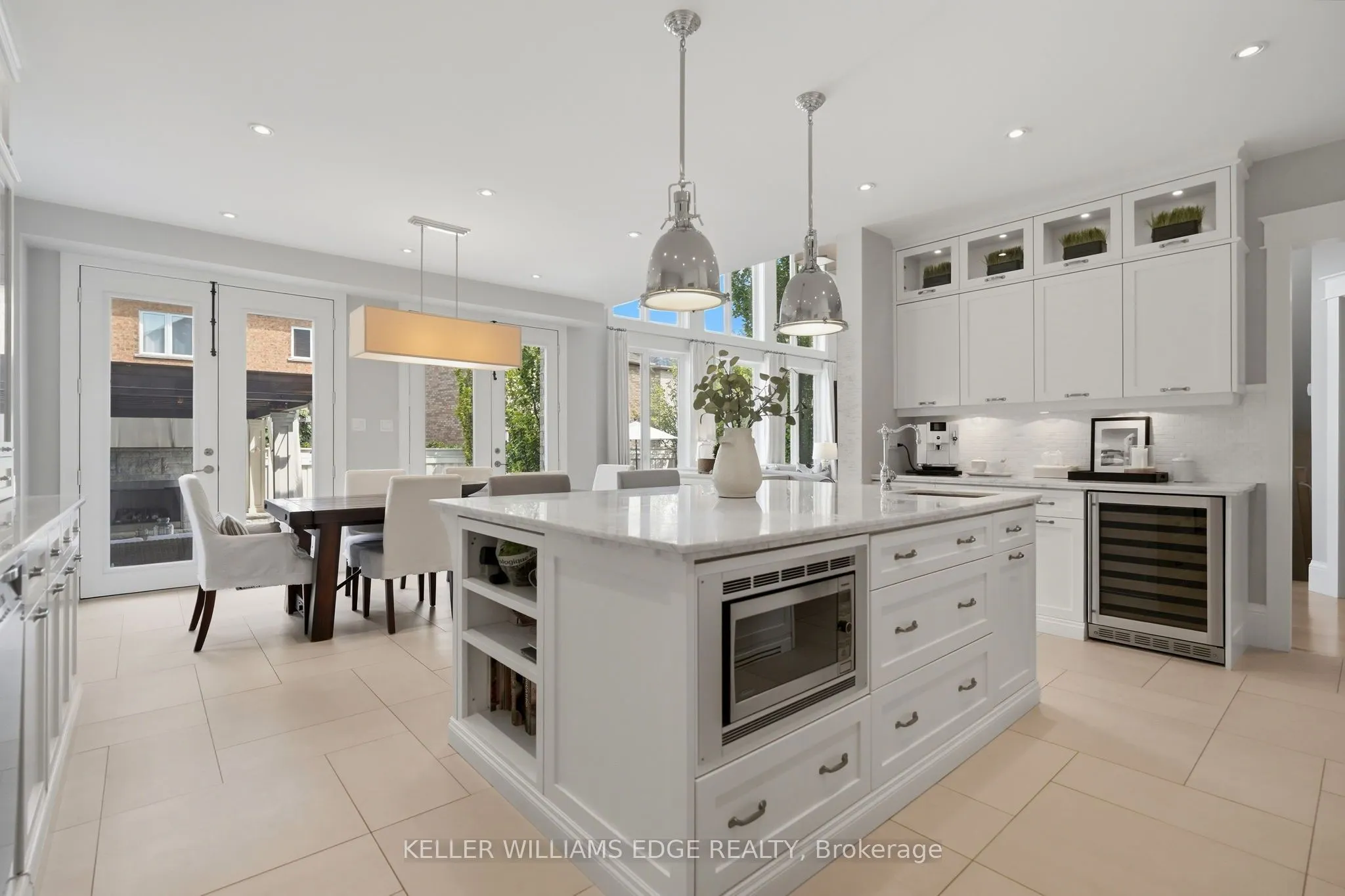 3202 Saltaire Crescent