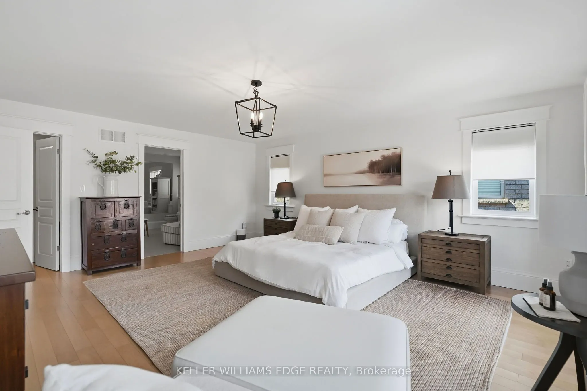 3202 Saltaire Crescent
