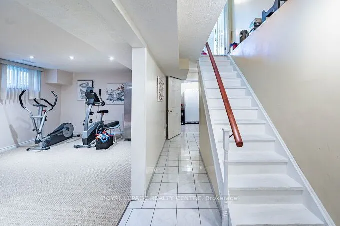 671 Louis Drive