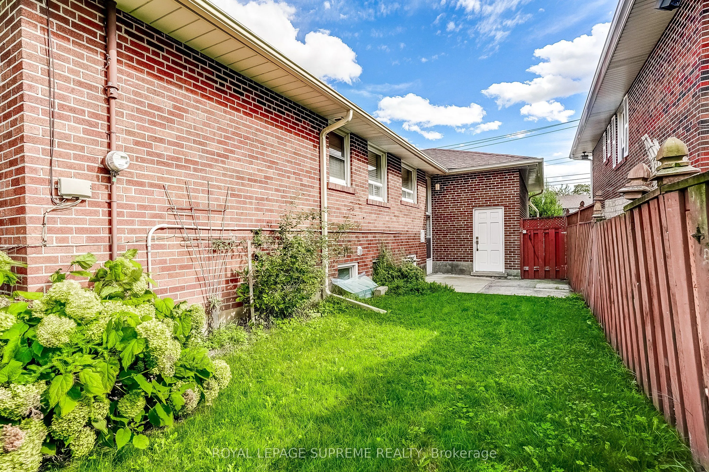100 Summitcrest Drive