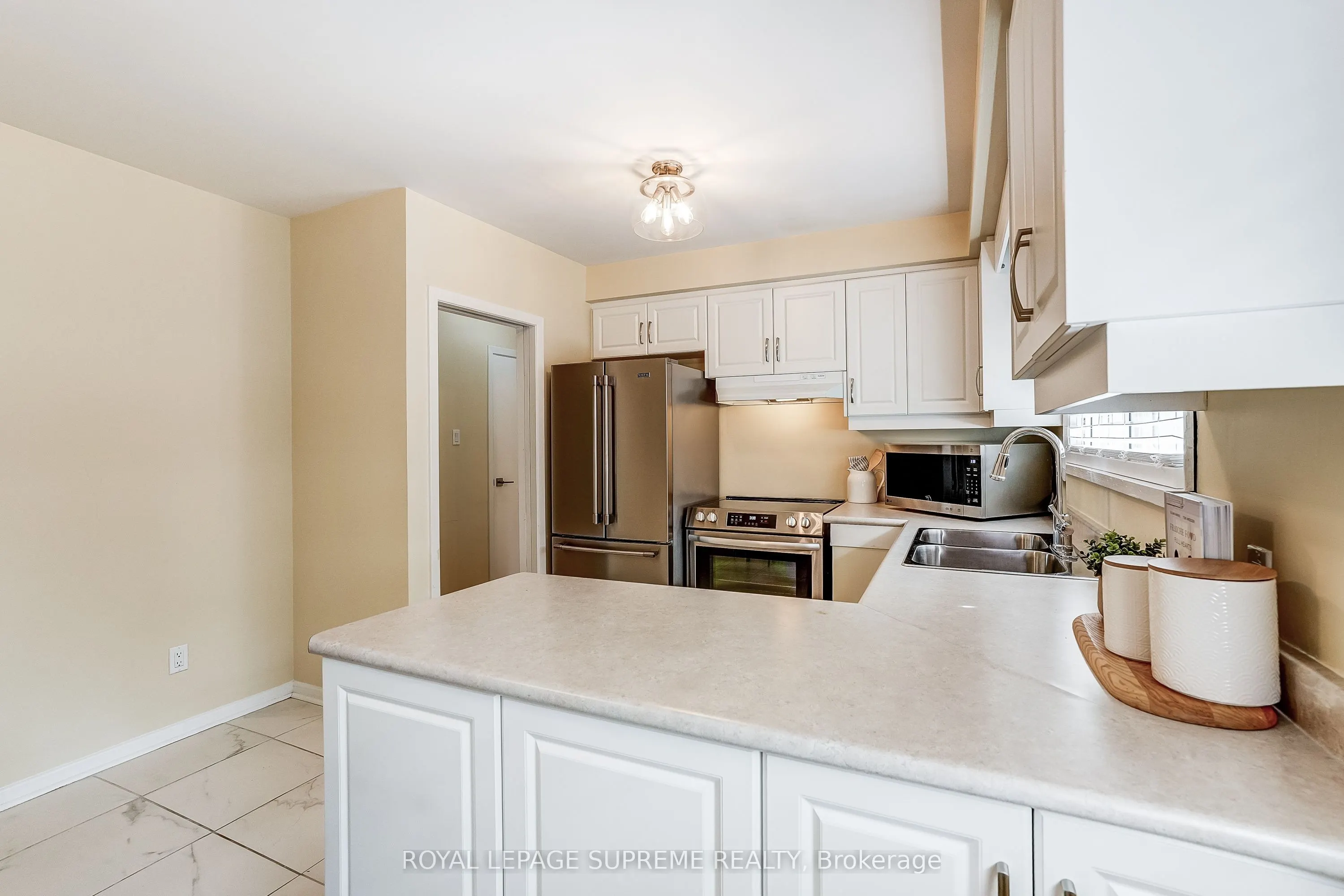 100 Summitcrest Drive