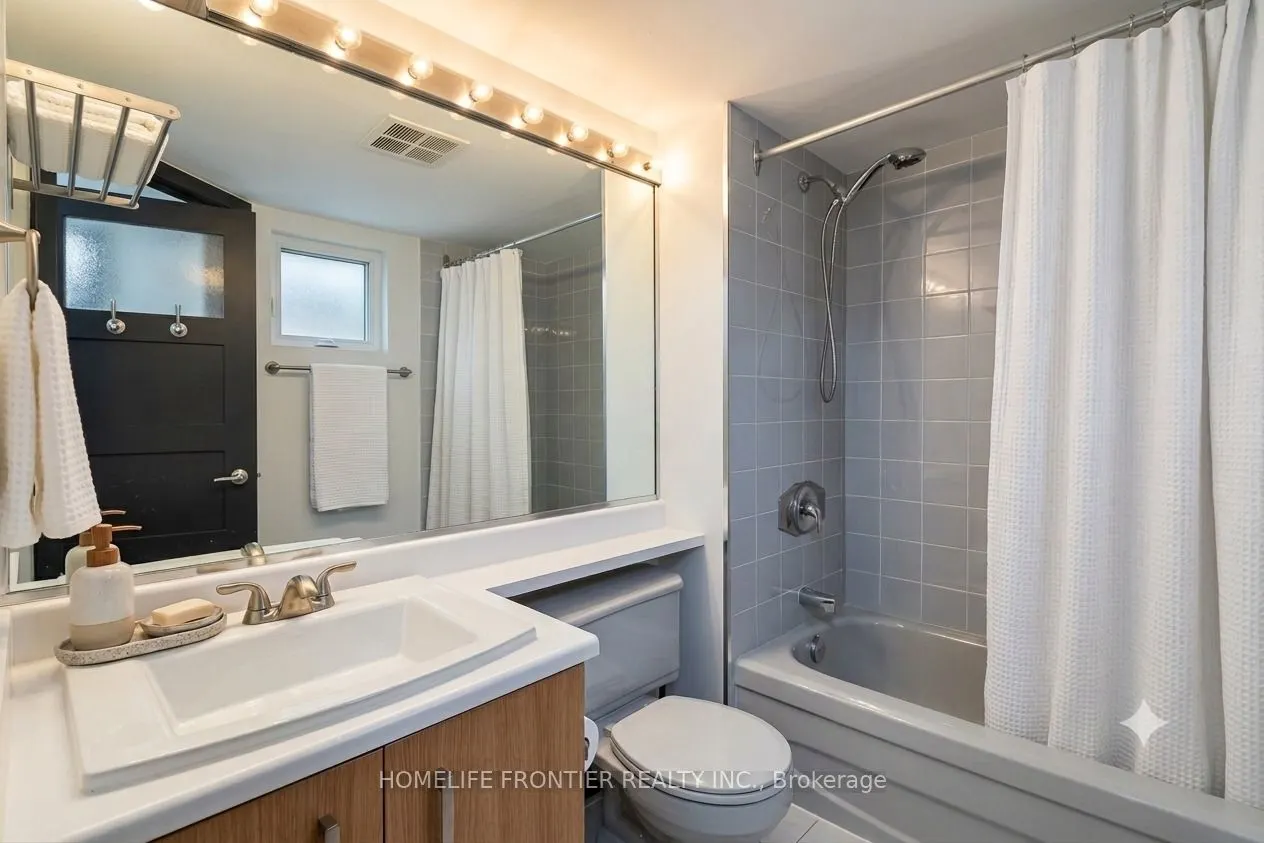2261 Lakeshore Boulevard W #611