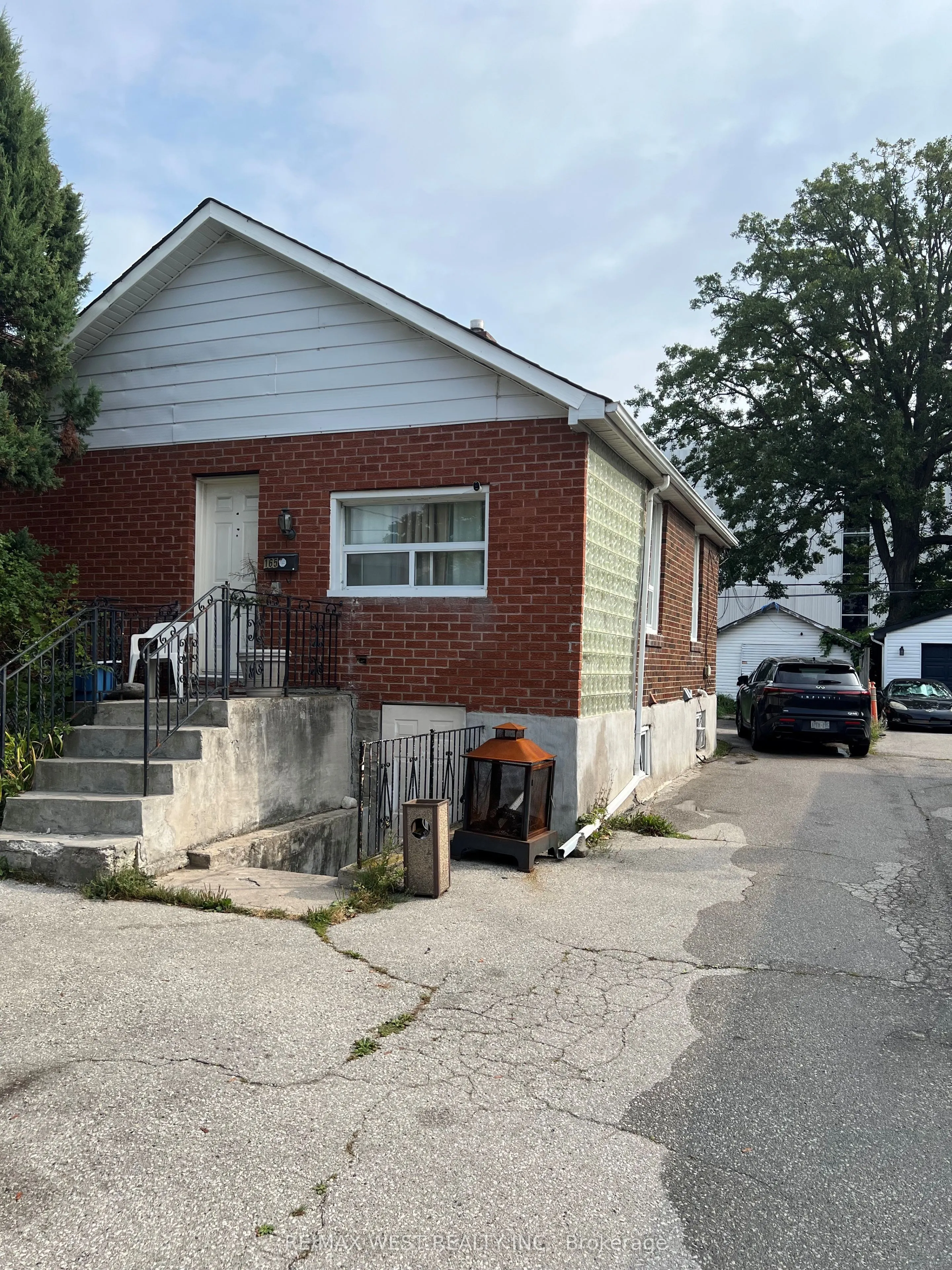 165 Thirtieth Street