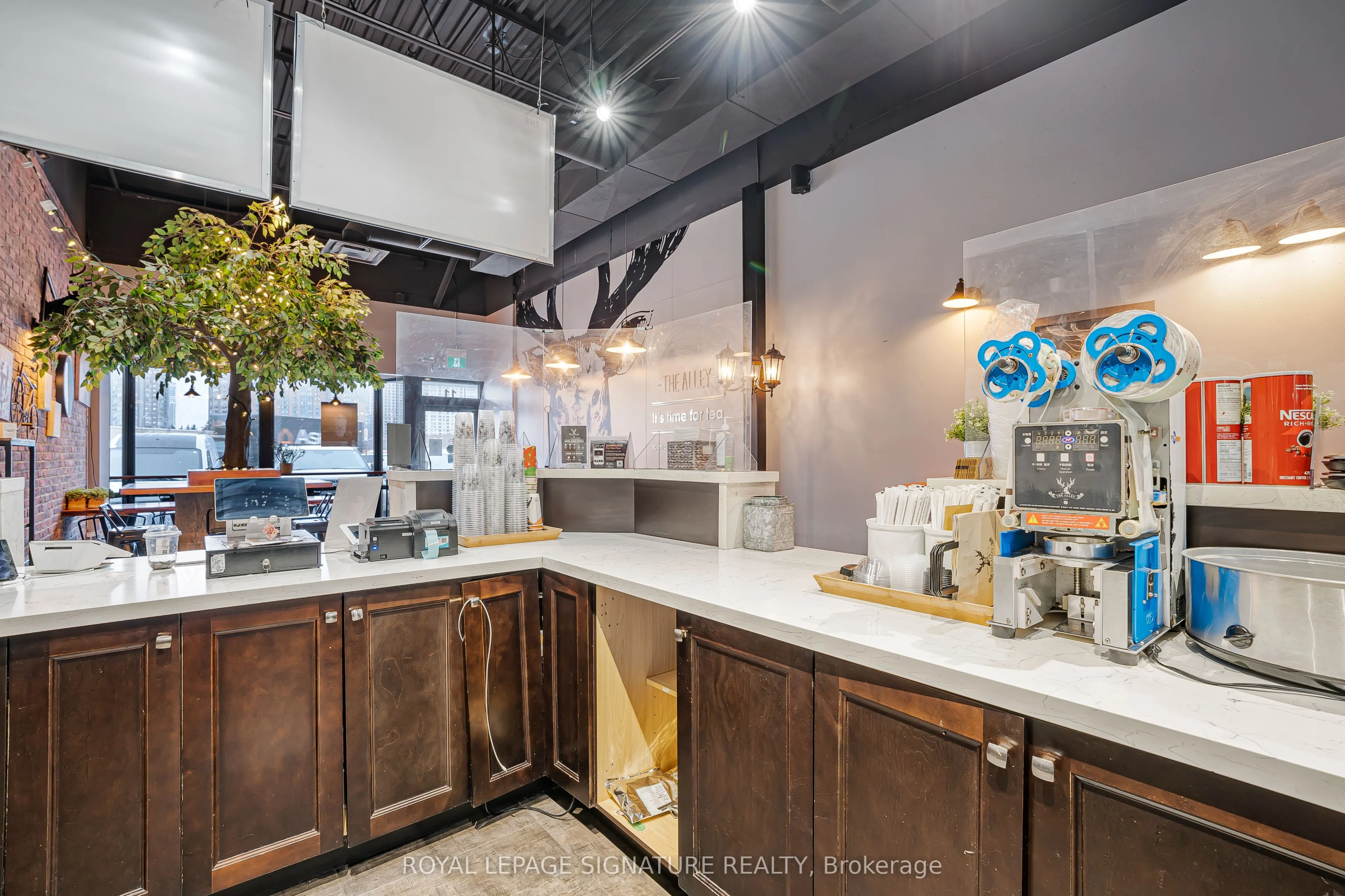 325 Central Parkway W #11