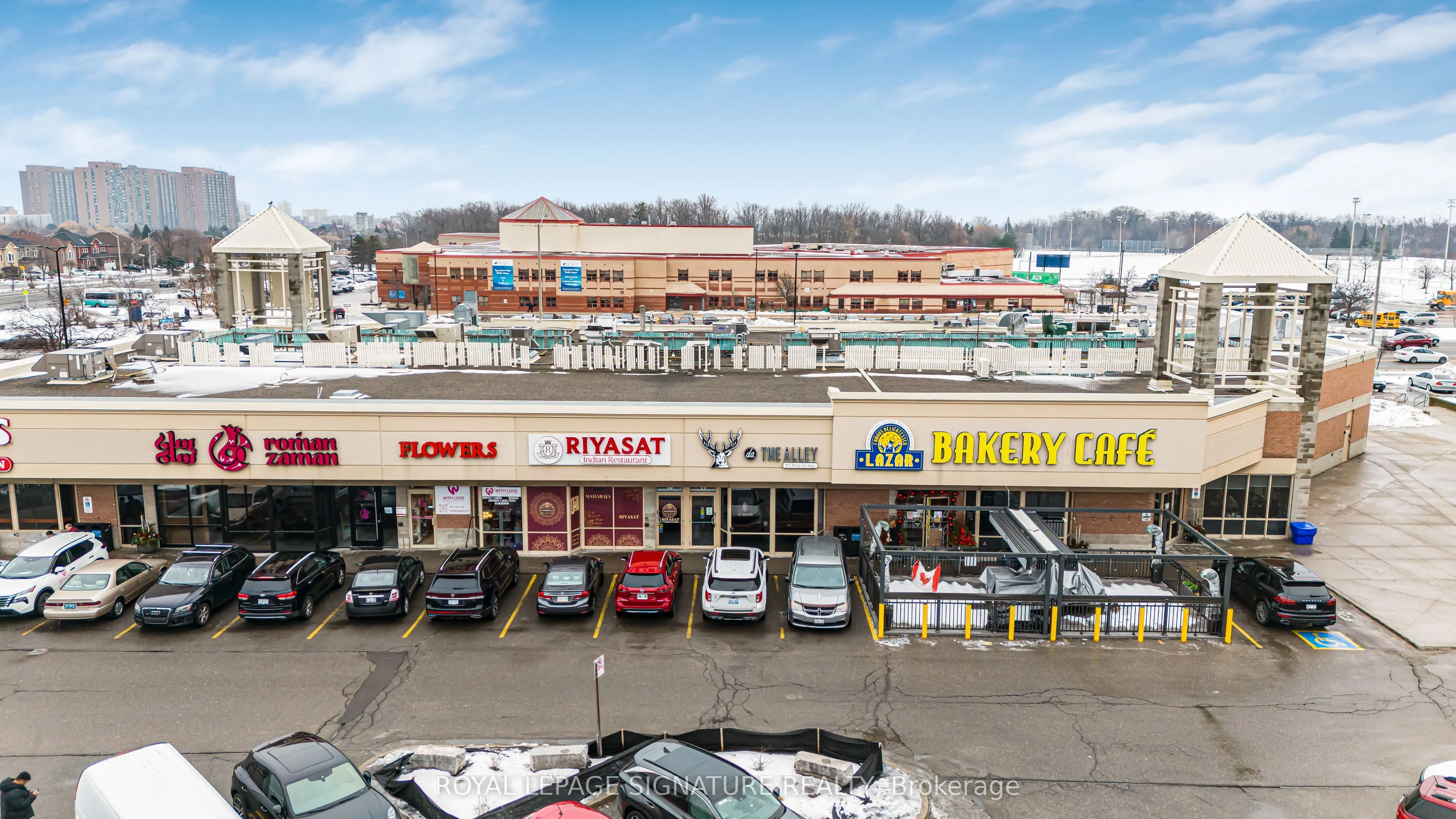 325 Central Parkway W #11