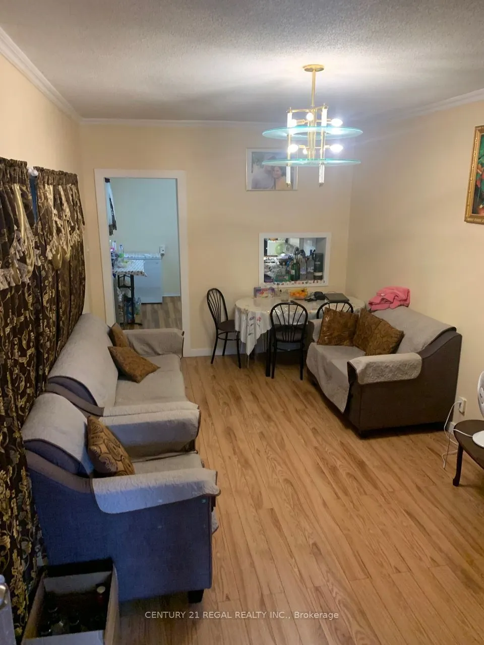 1281 Queen Street W