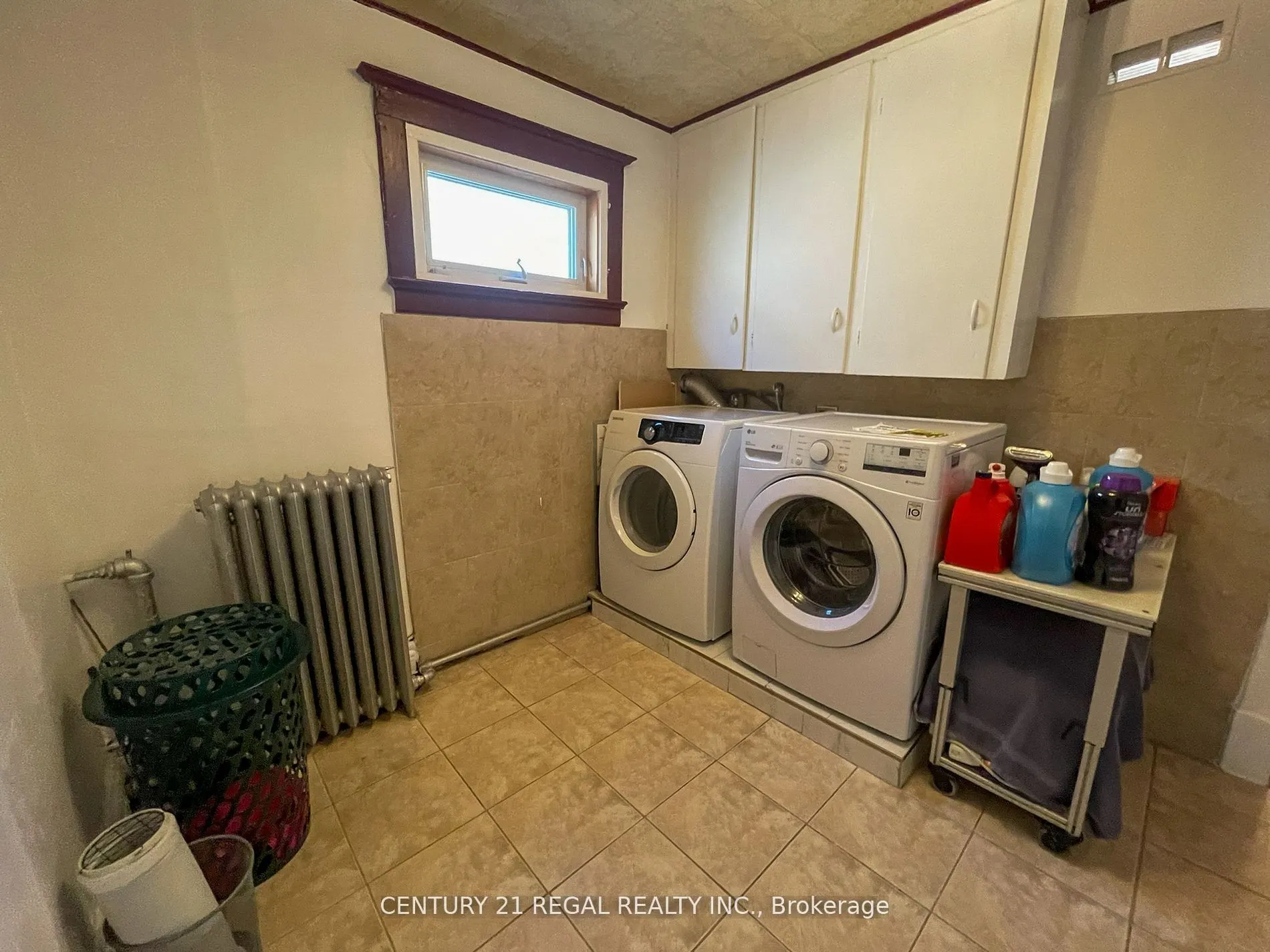 1281 Queen Street W