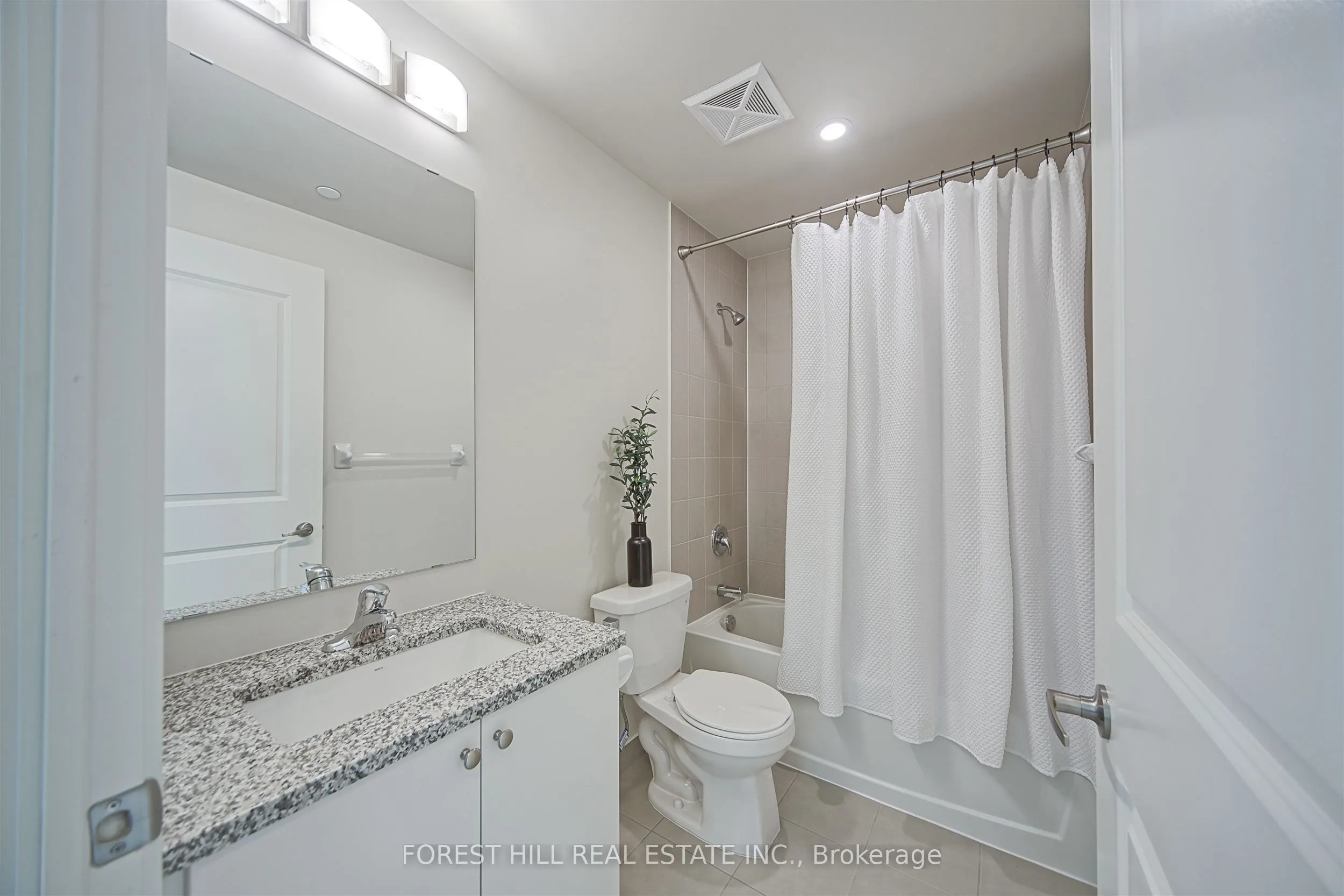 38 Annie Craig Drive #2009