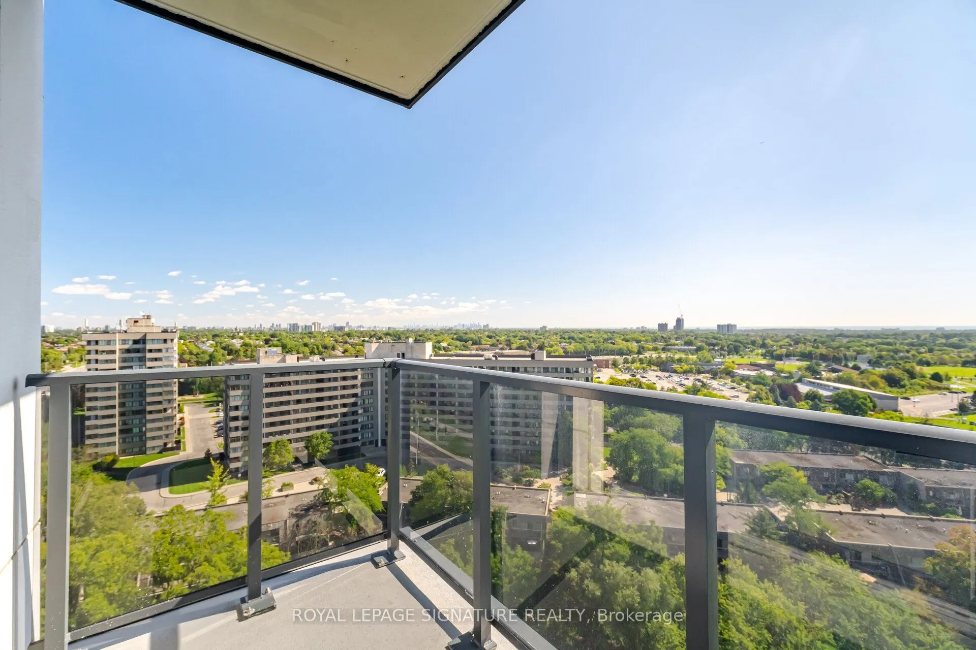204 Burnhamthorpe Road E #1309