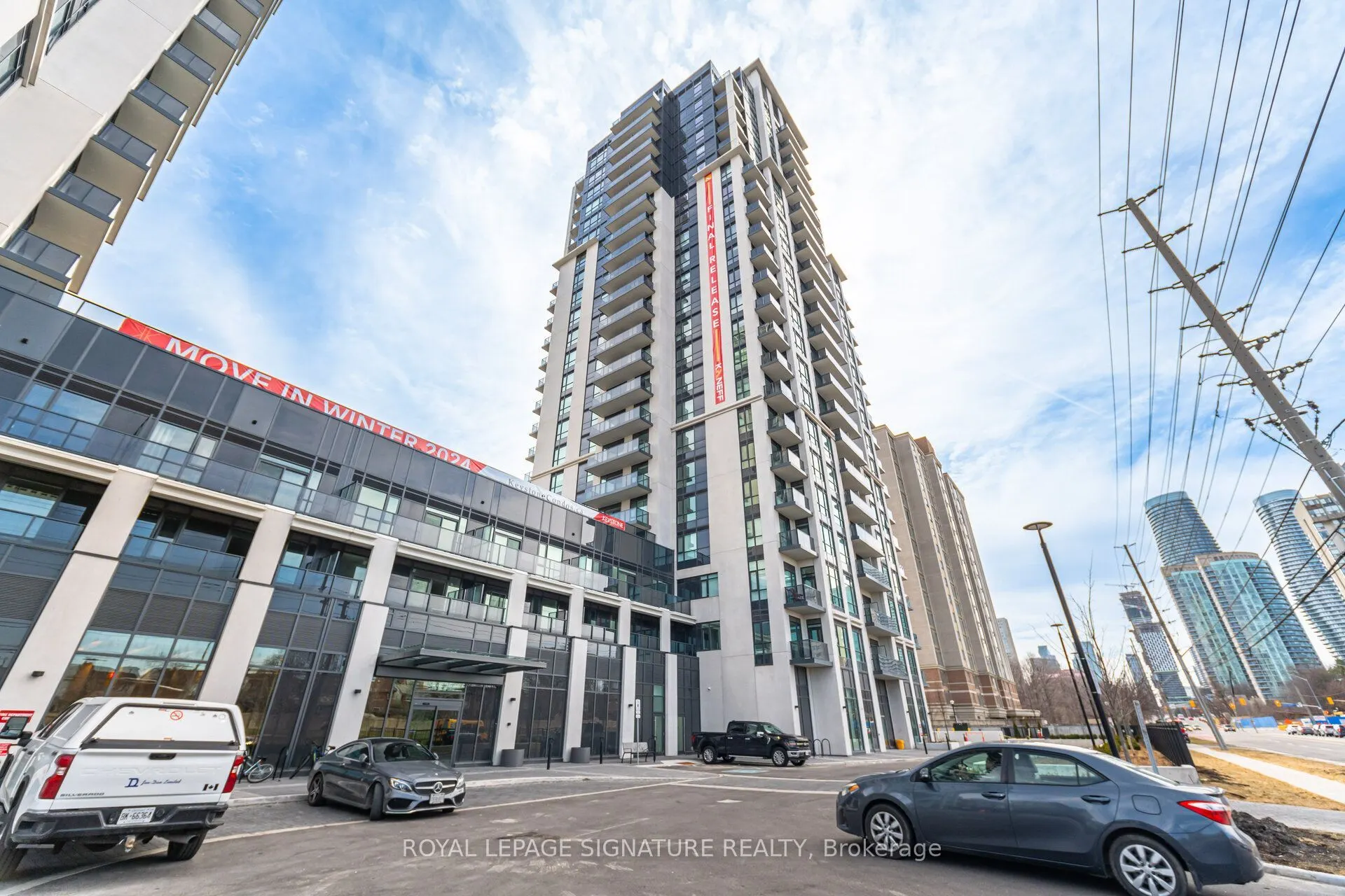 204 Burnhamthorpe Road E #1309