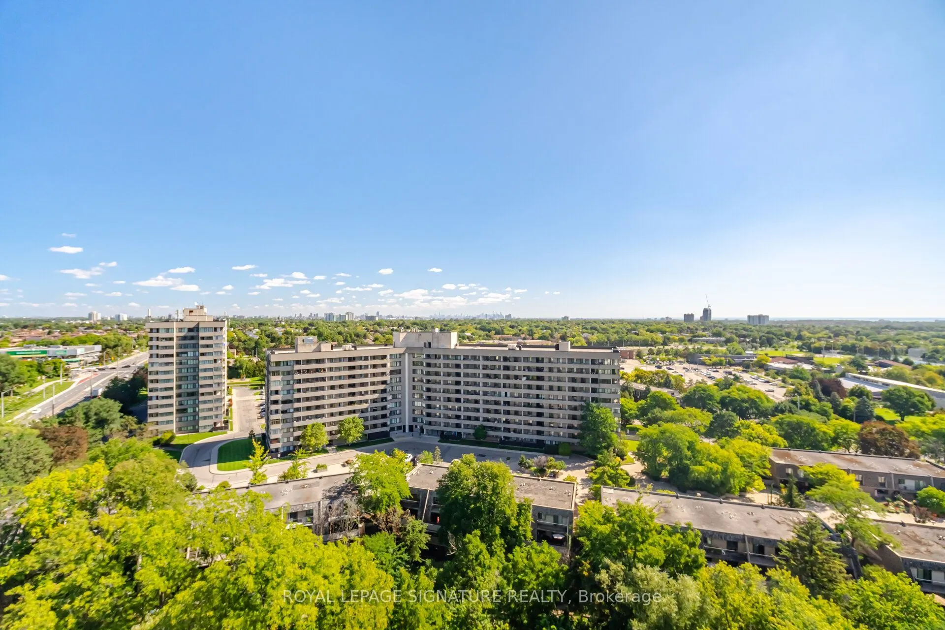 204 Burnhamthorpe Road E #1309