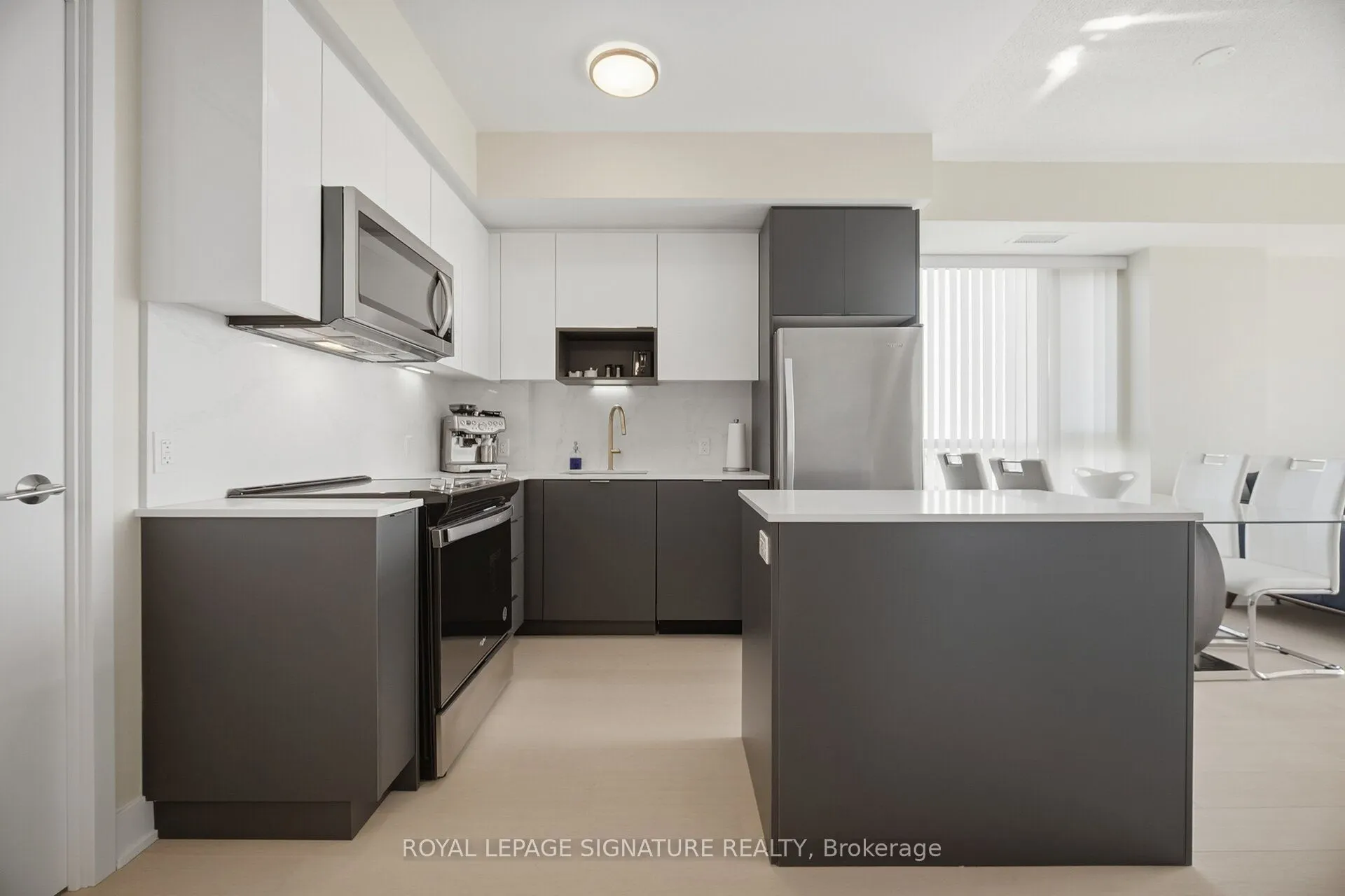 204 Burnhamthorpe Road E #1309