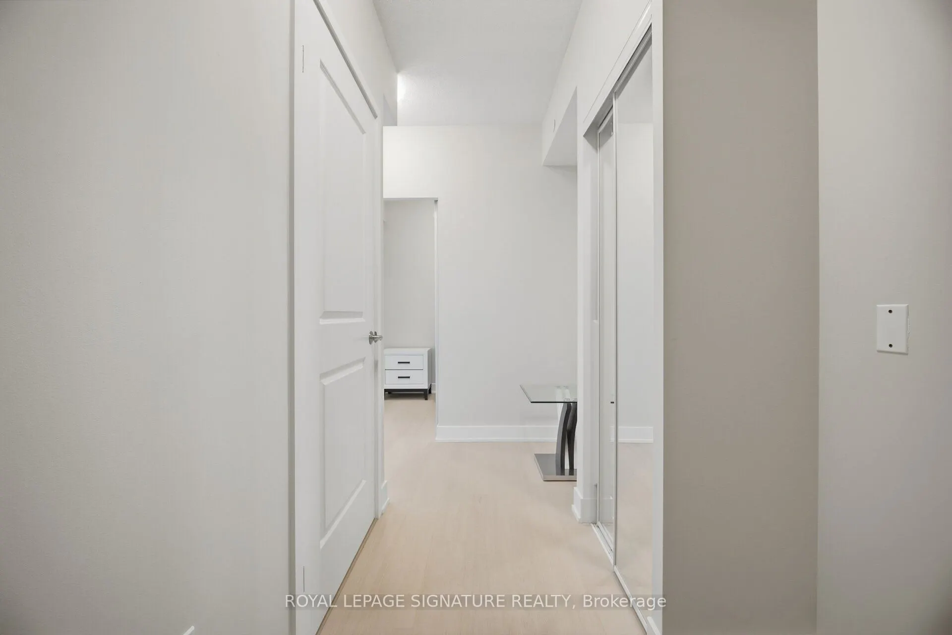 204 Burnhamthorpe Road E #1309