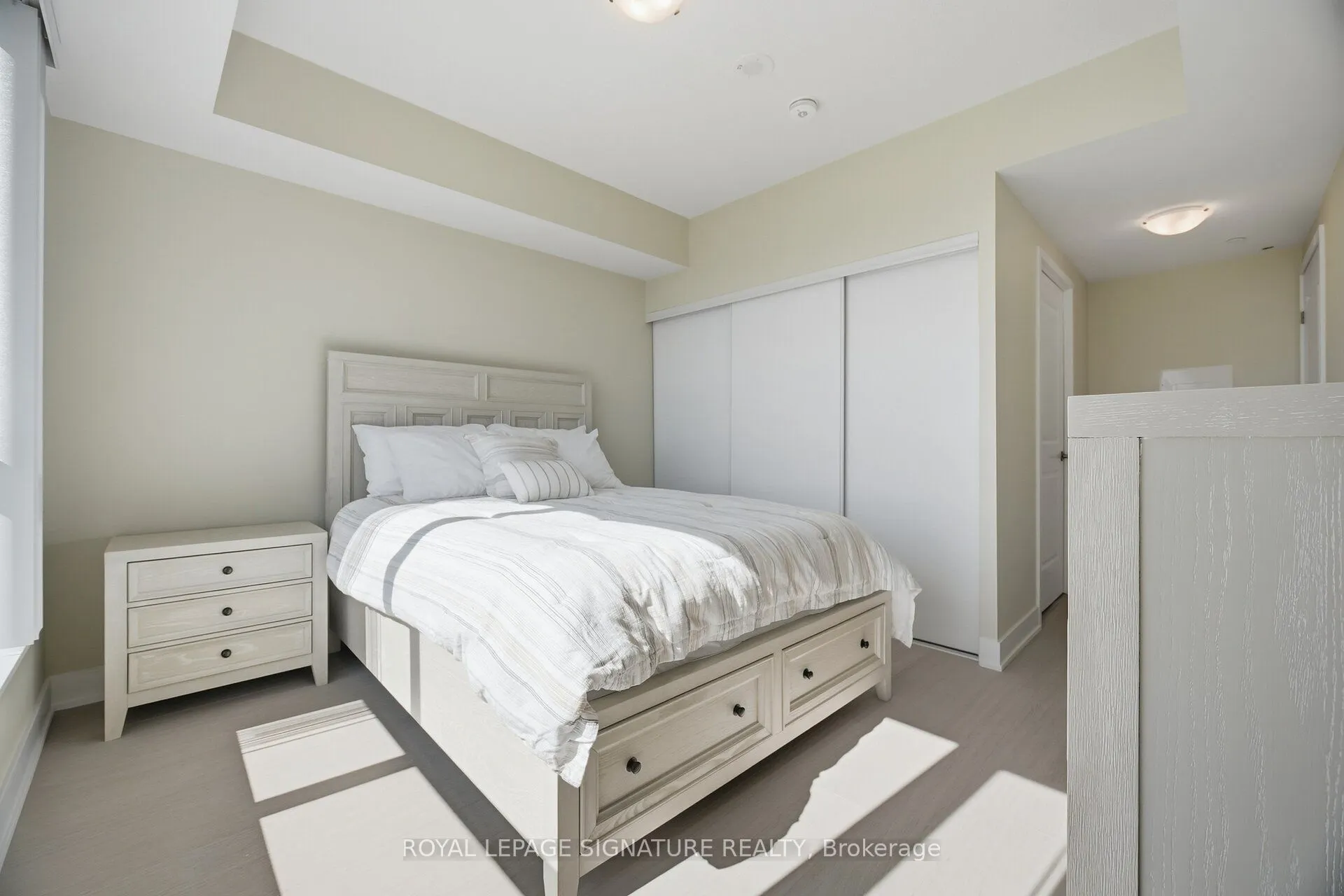 204 Burnhamthorpe Road E #1309