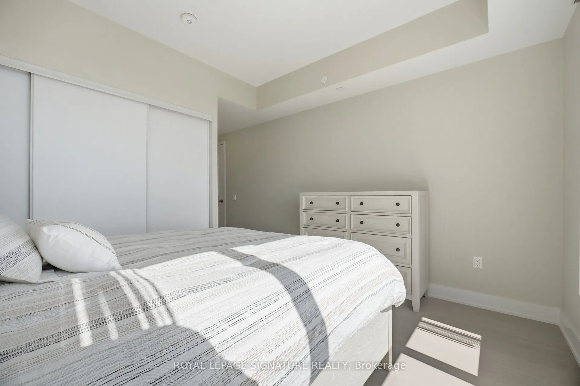 204 Burnhamthorpe Road E #1309