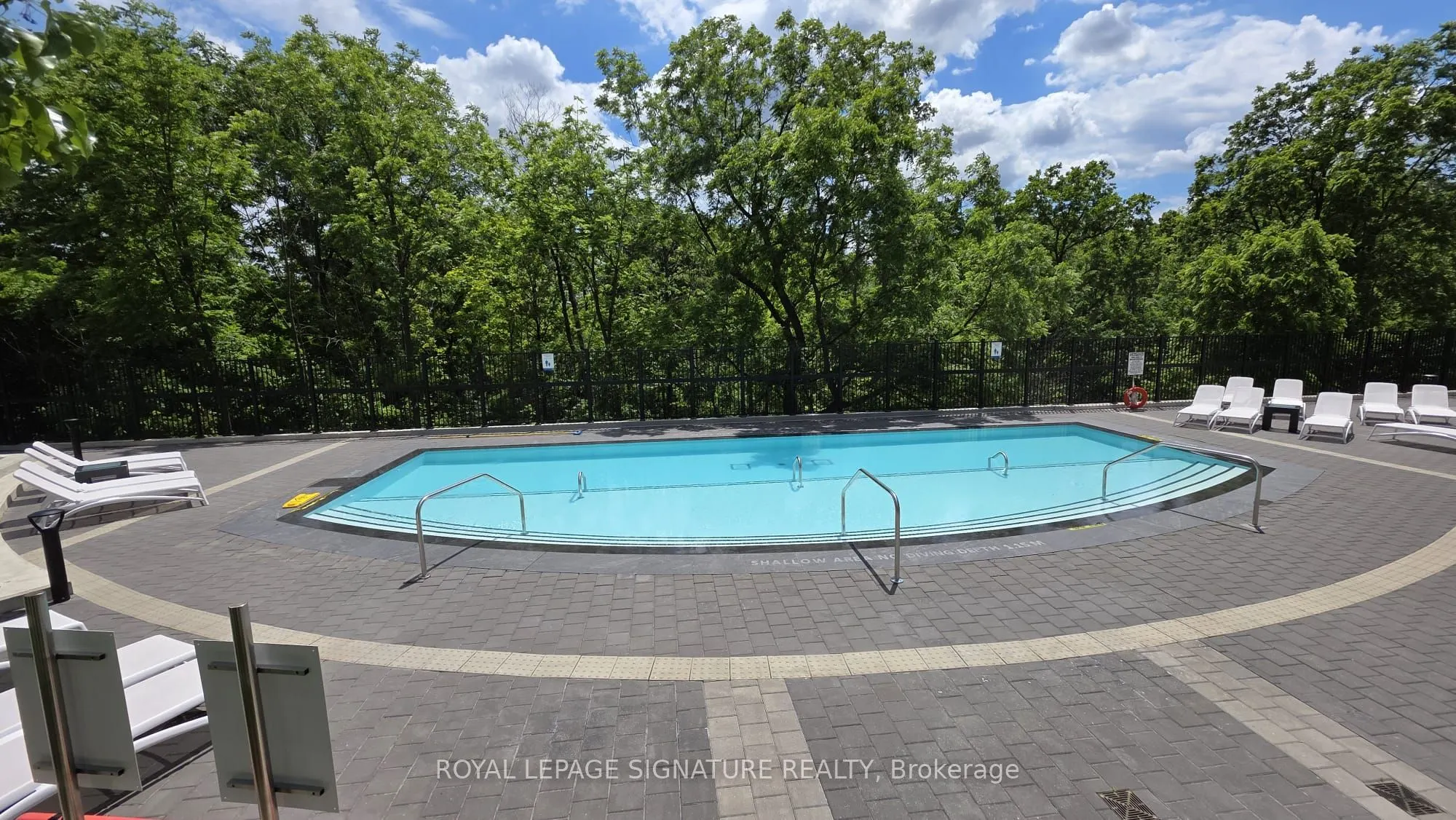204 Burnhamthorpe Road E #1309