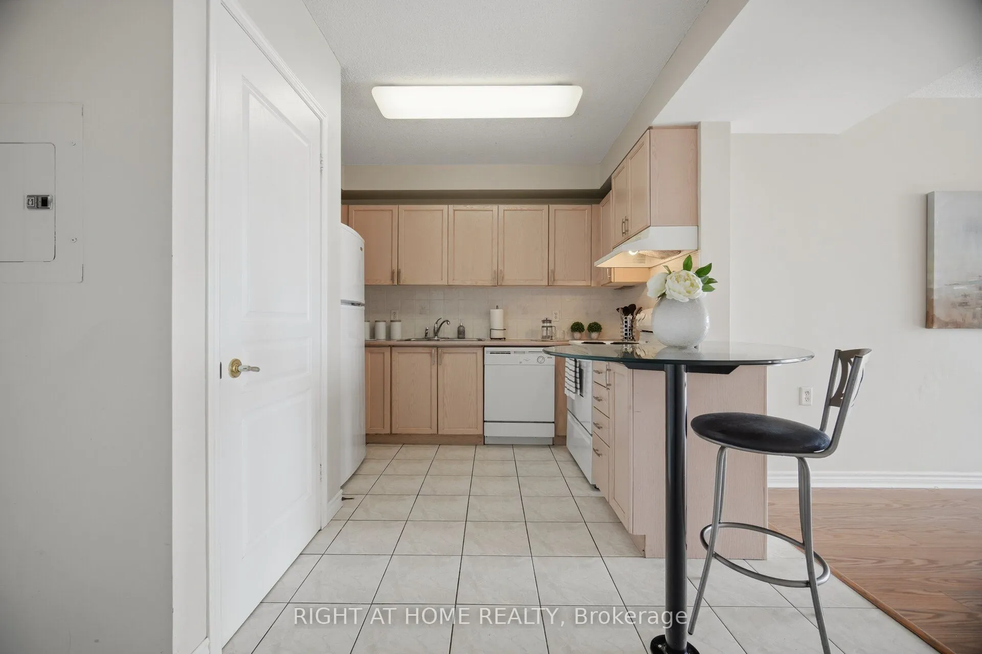 200 BURNHAMTHORPE Road E #1106