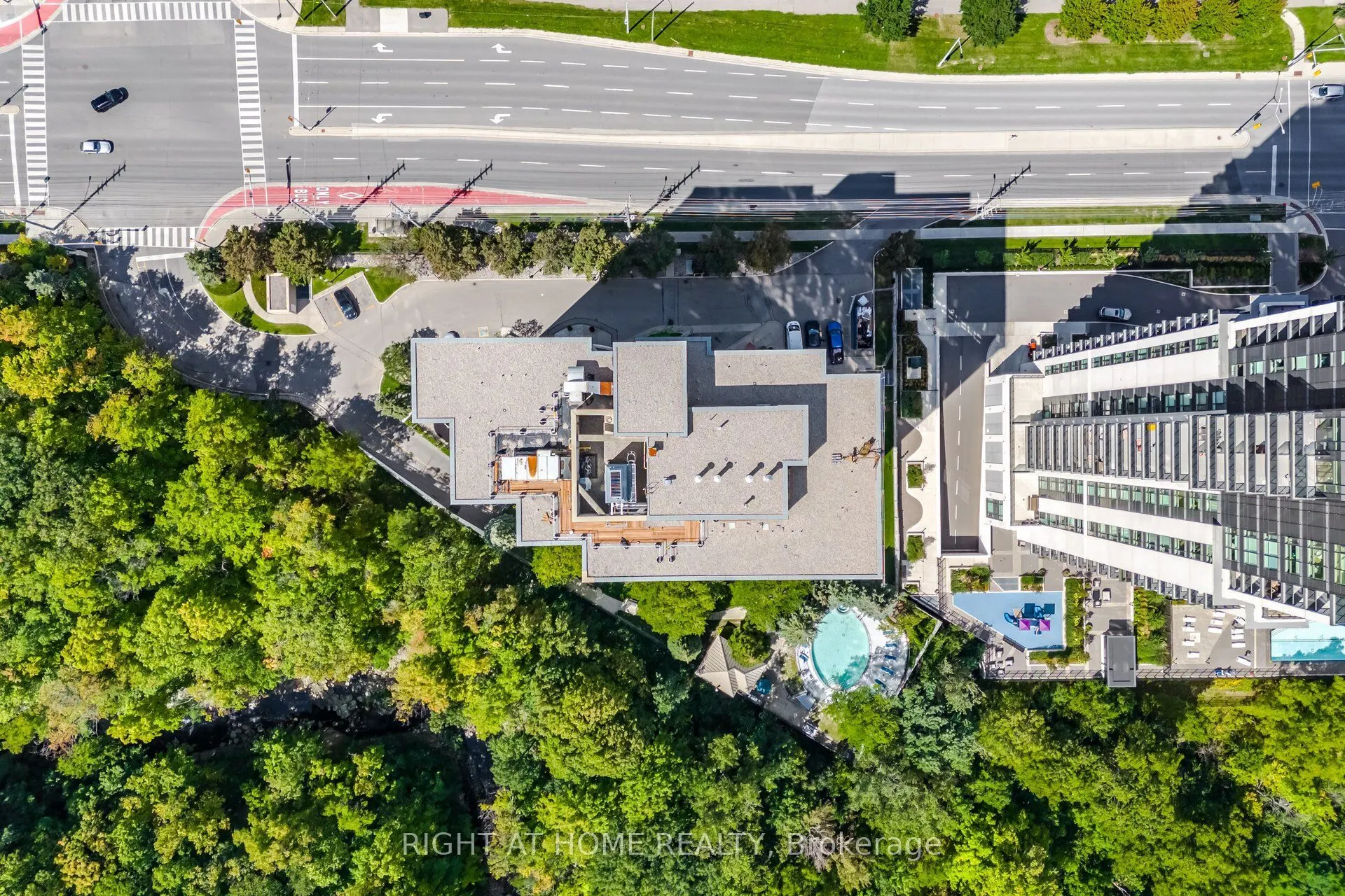 200 BURNHAMTHORPE Road E #1106