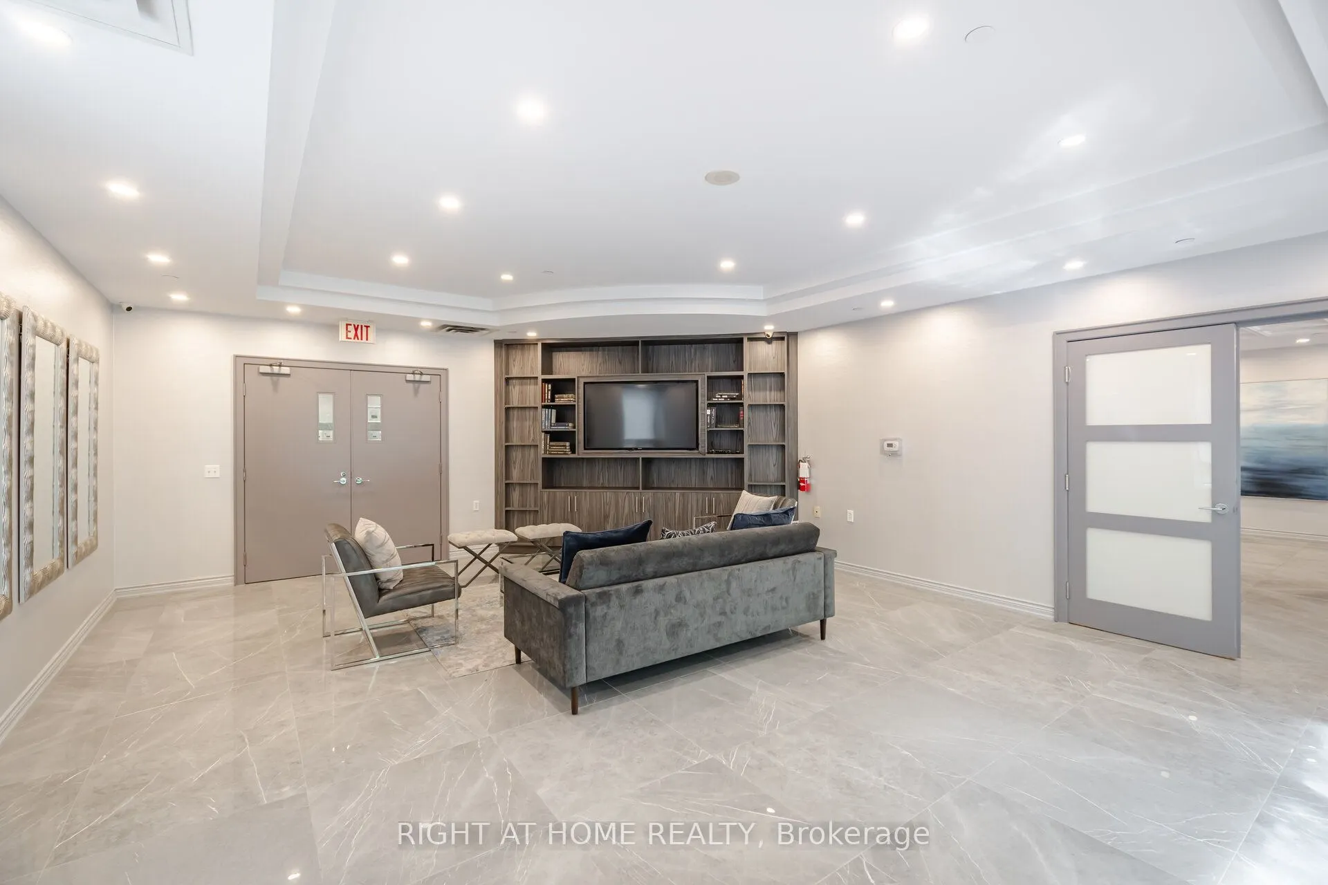 200 BURNHAMTHORPE Road E #1106
