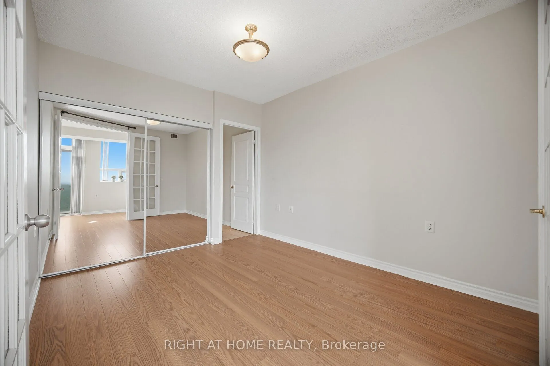 200 BURNHAMTHORPE Road E #1106