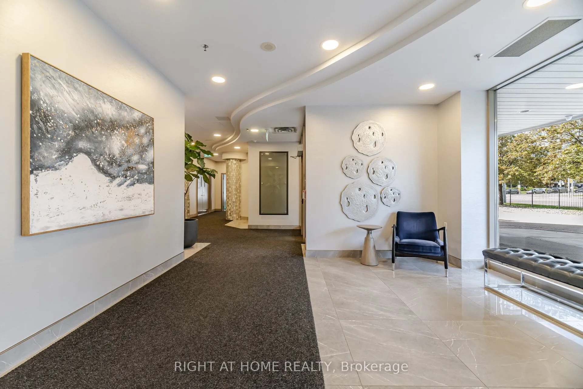 200 BURNHAMTHORPE Road E #1106