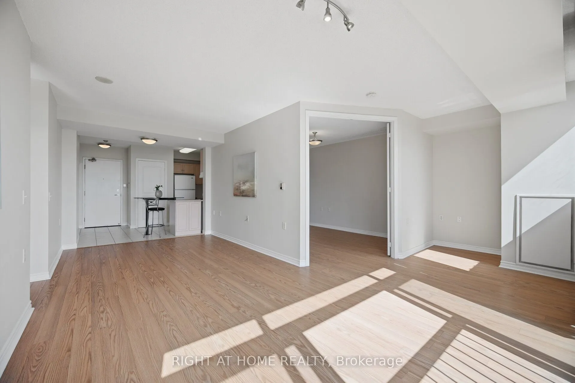 200 BURNHAMTHORPE Road E #1106