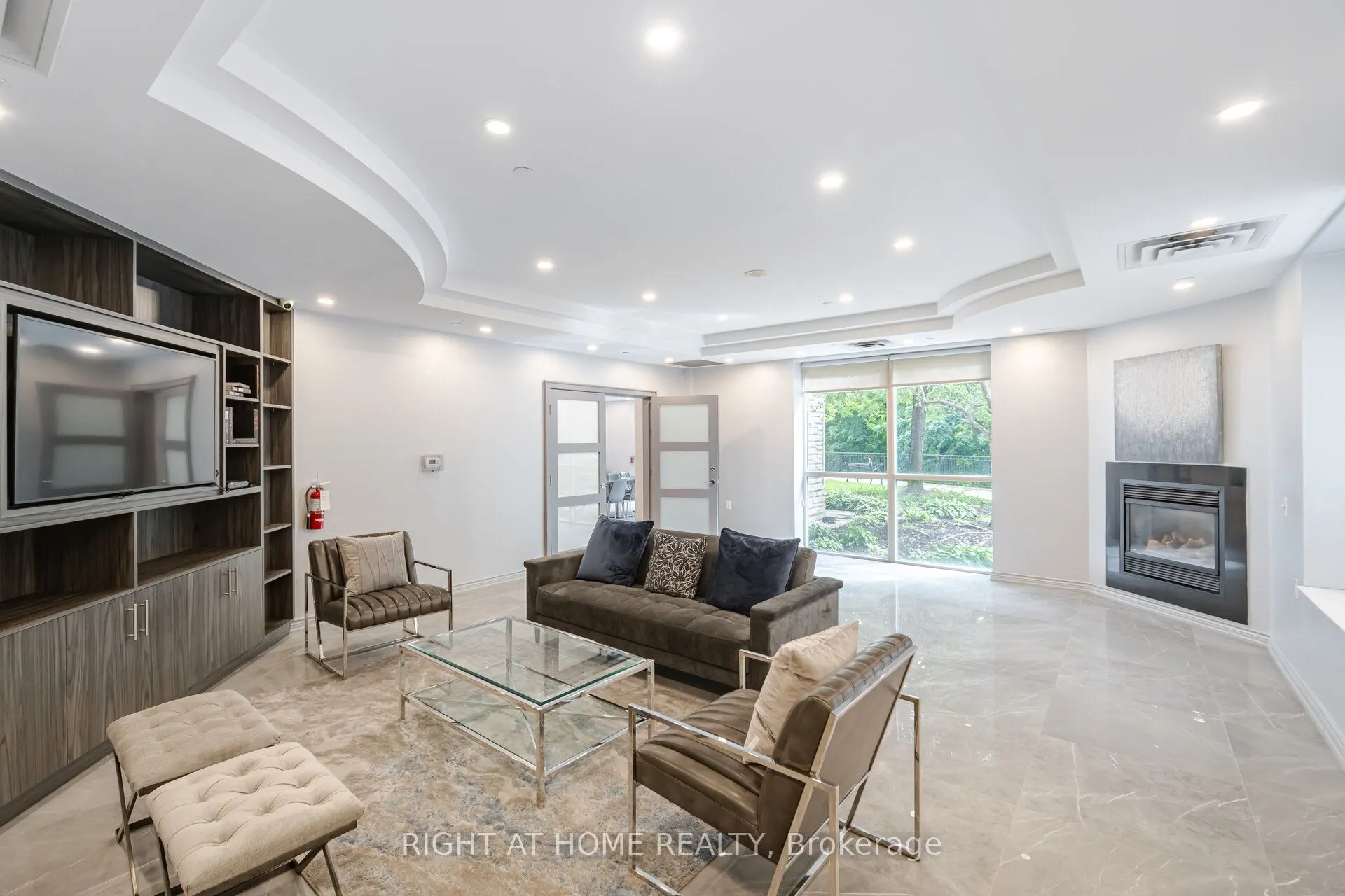 200 BURNHAMTHORPE Road E #1106