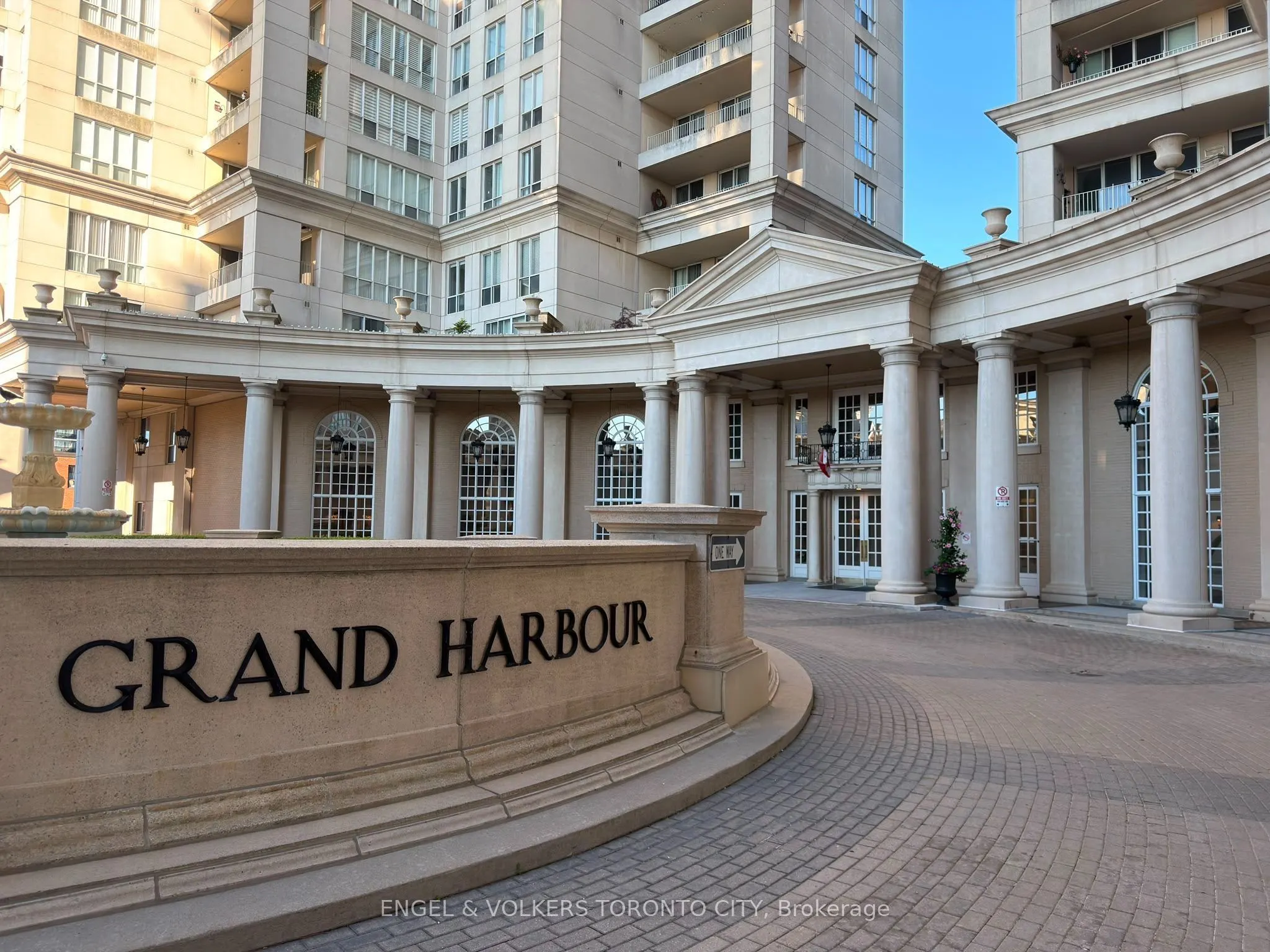 2285 Lake Shore Boulevard W #1204