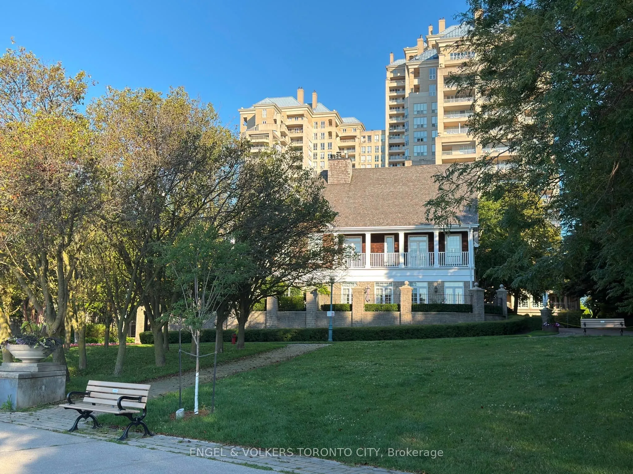 2285 Lake Shore Boulevard W #1204