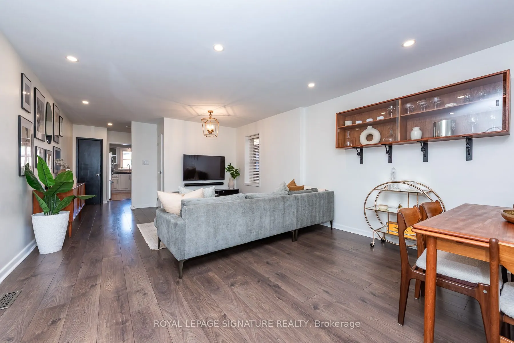 48 McRoberts Avenue