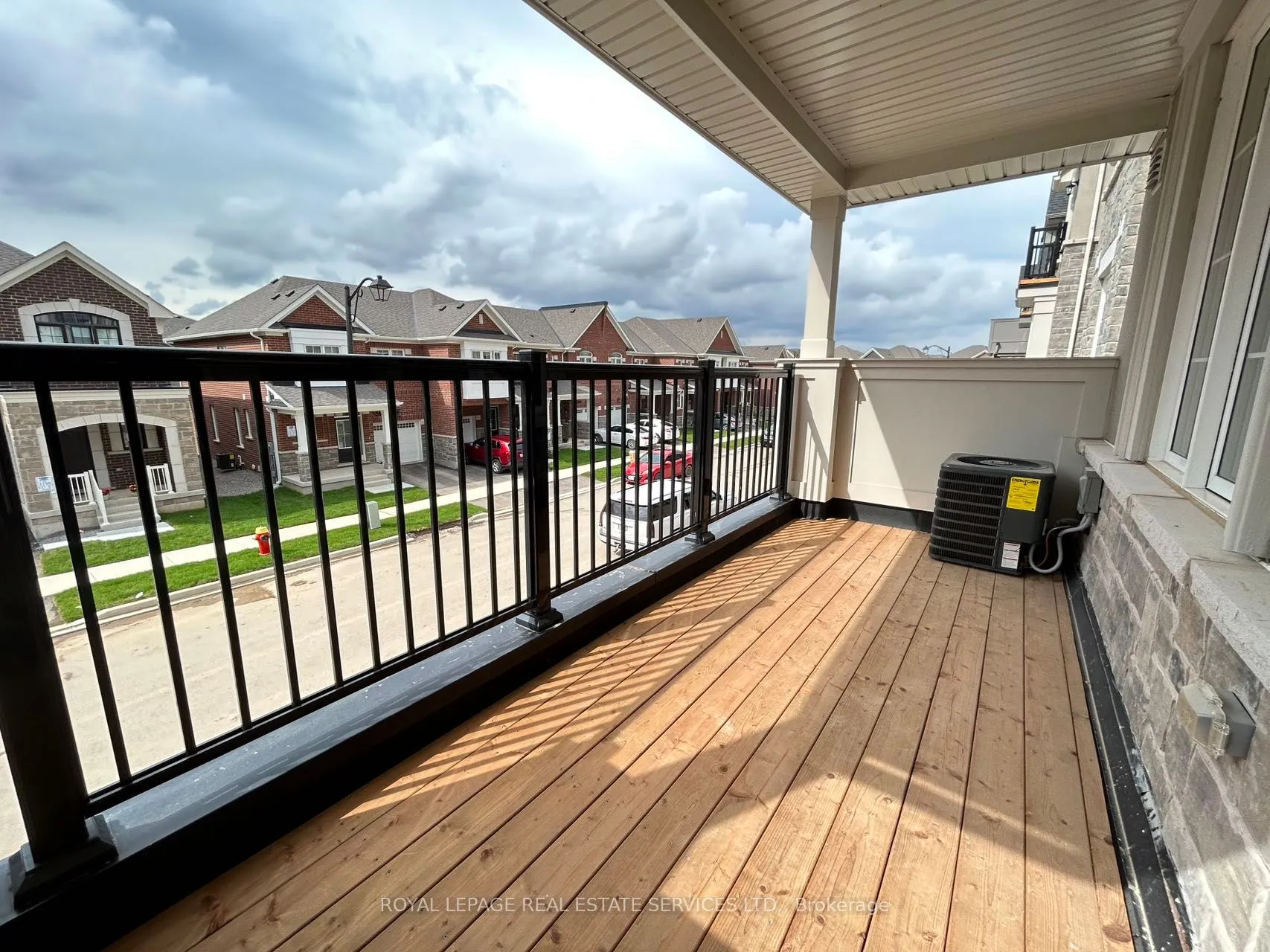 1577 Moira Crescent